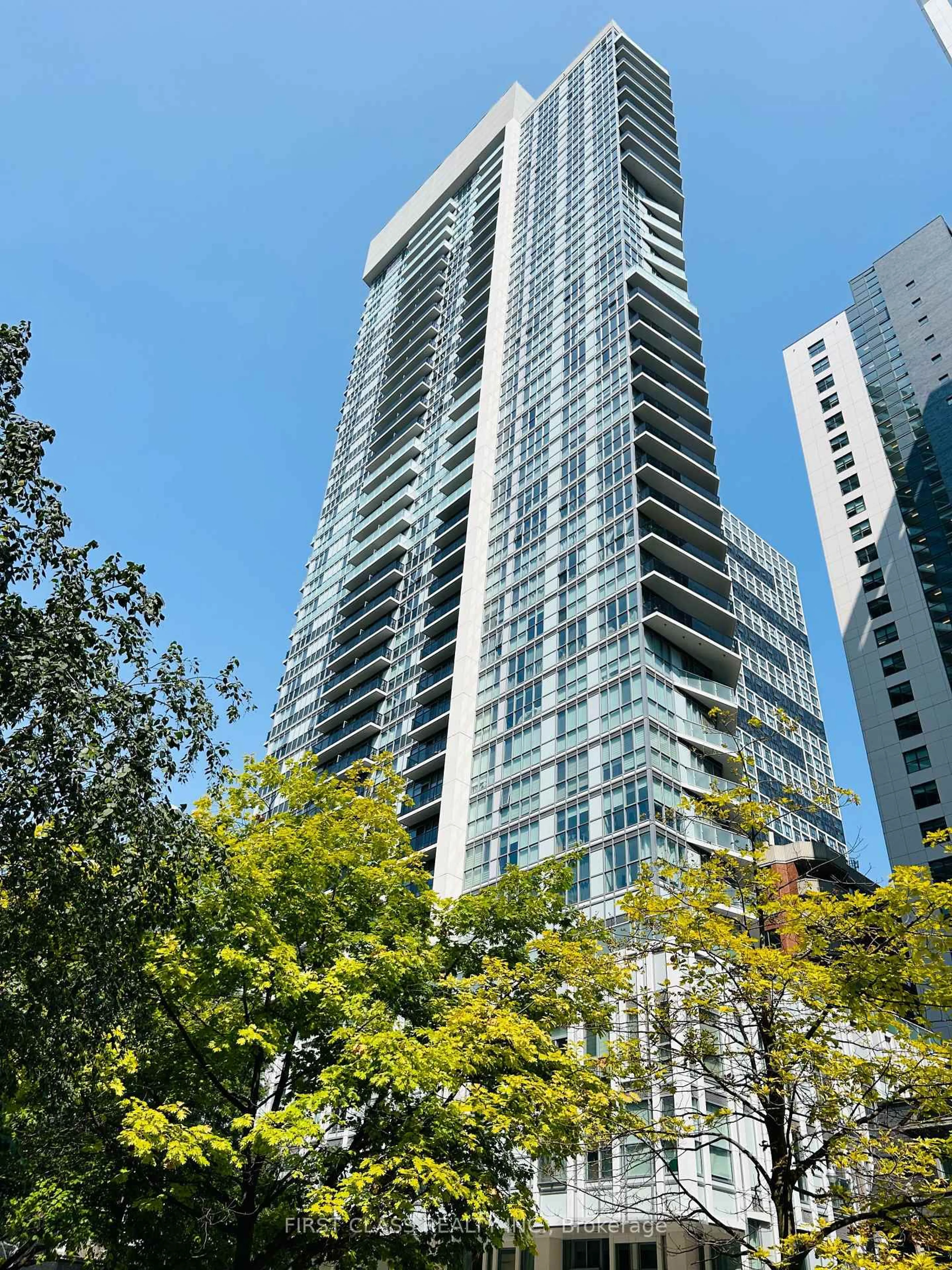 Unknown for 77 Mutual St #1806, Toronto Ontario M5B 2A9