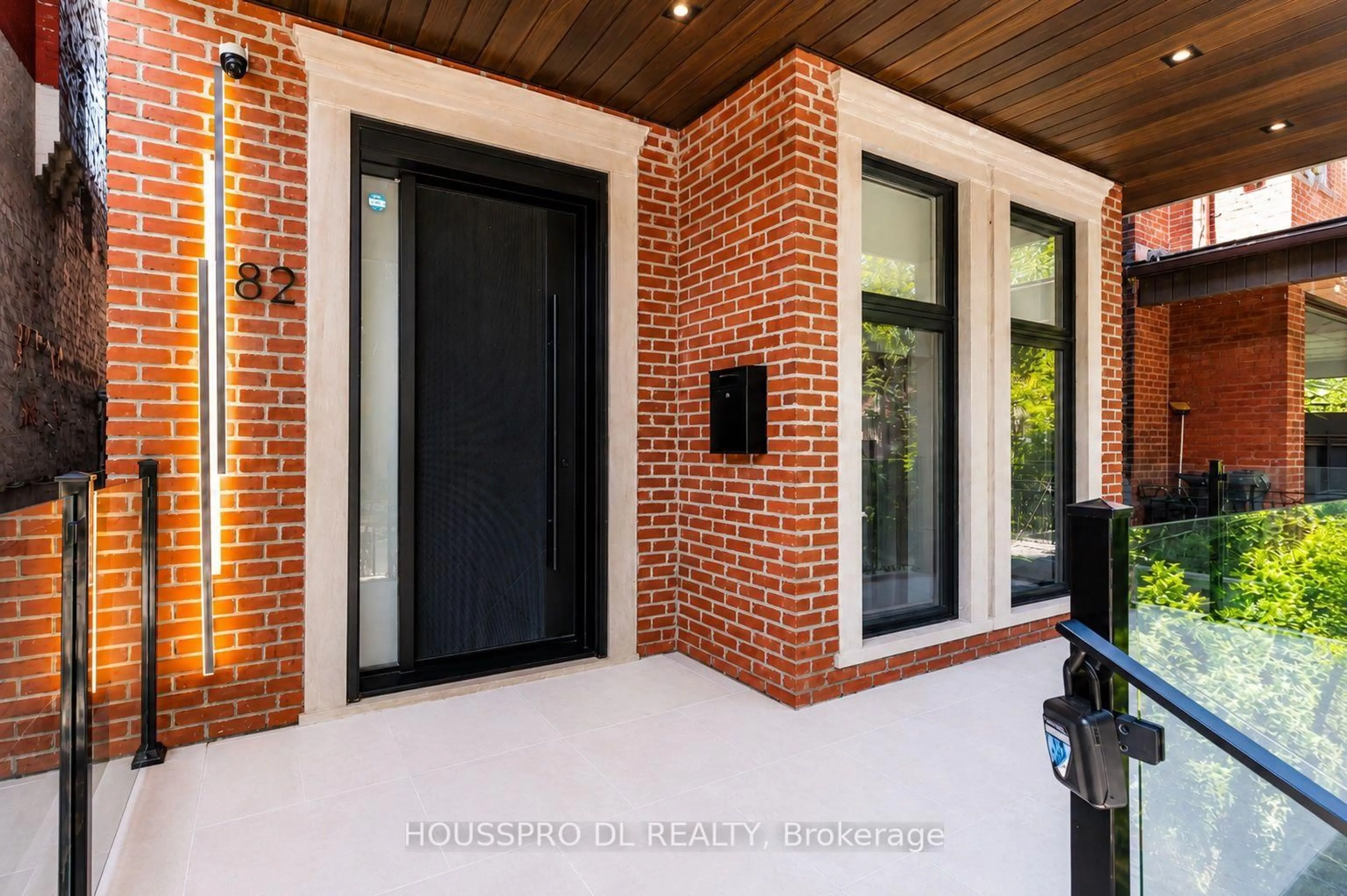 Home with brick exterior material, street for 82 Major St, Toronto Ontario M5S 2L1