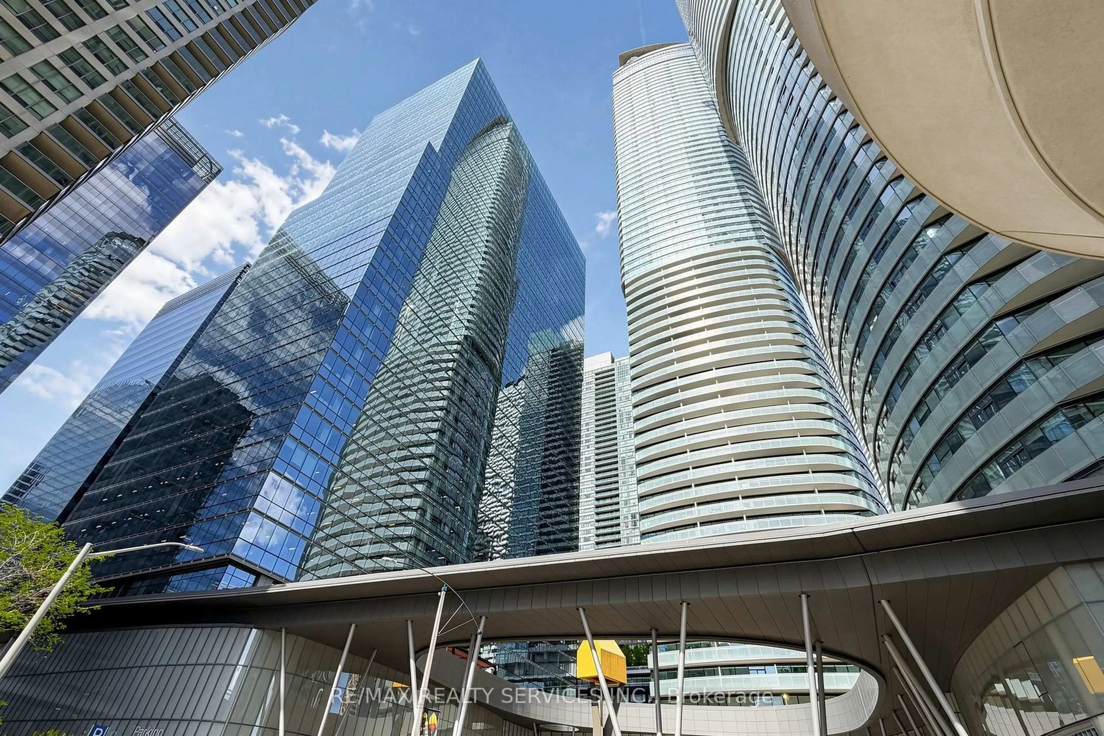 Unknown for 12 York St #407, Toronto Ontario M5J 0A9