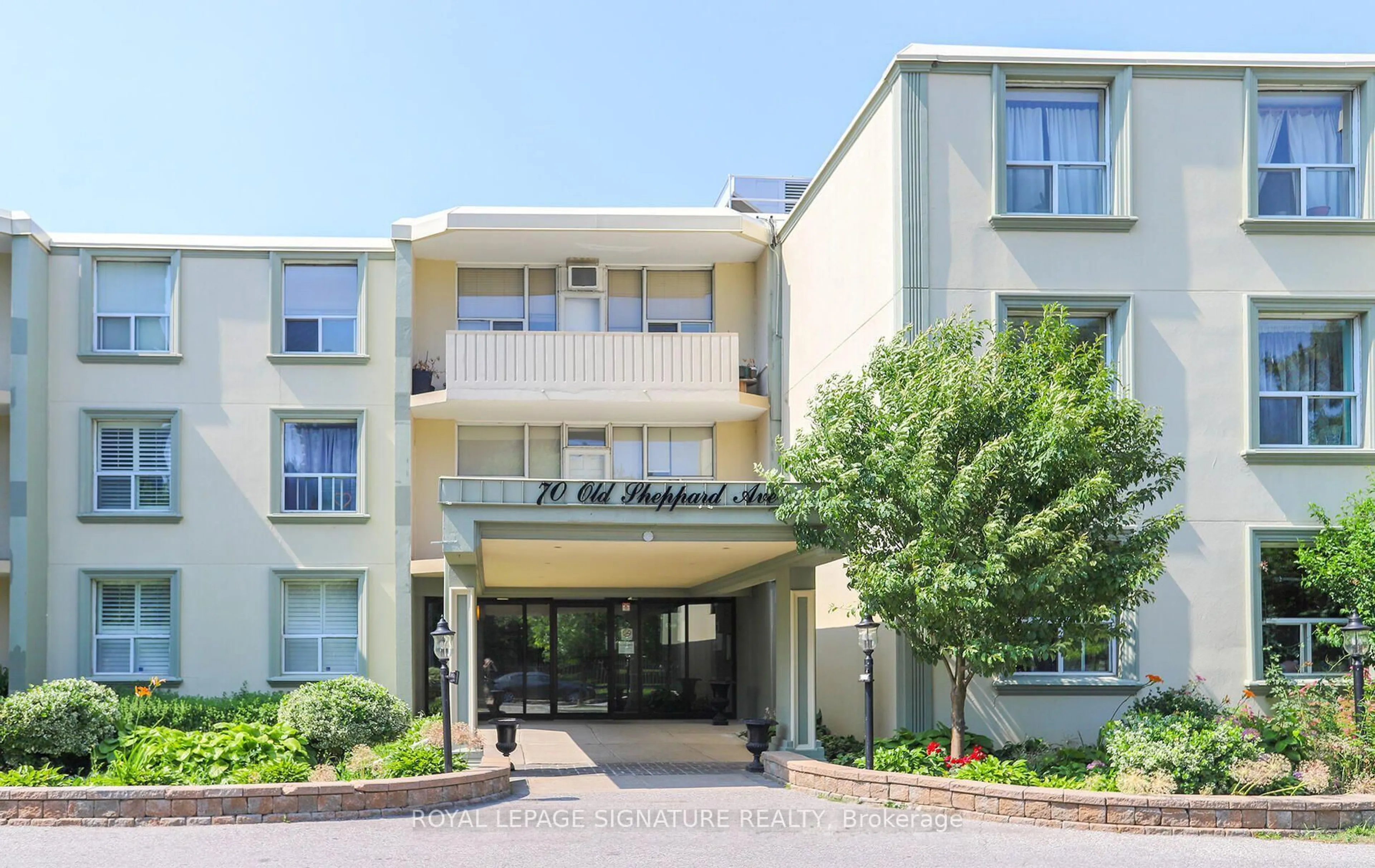Indoor foyer for 70 Old Sheppard Ave #112, Toronto Ontario M2J 3L6