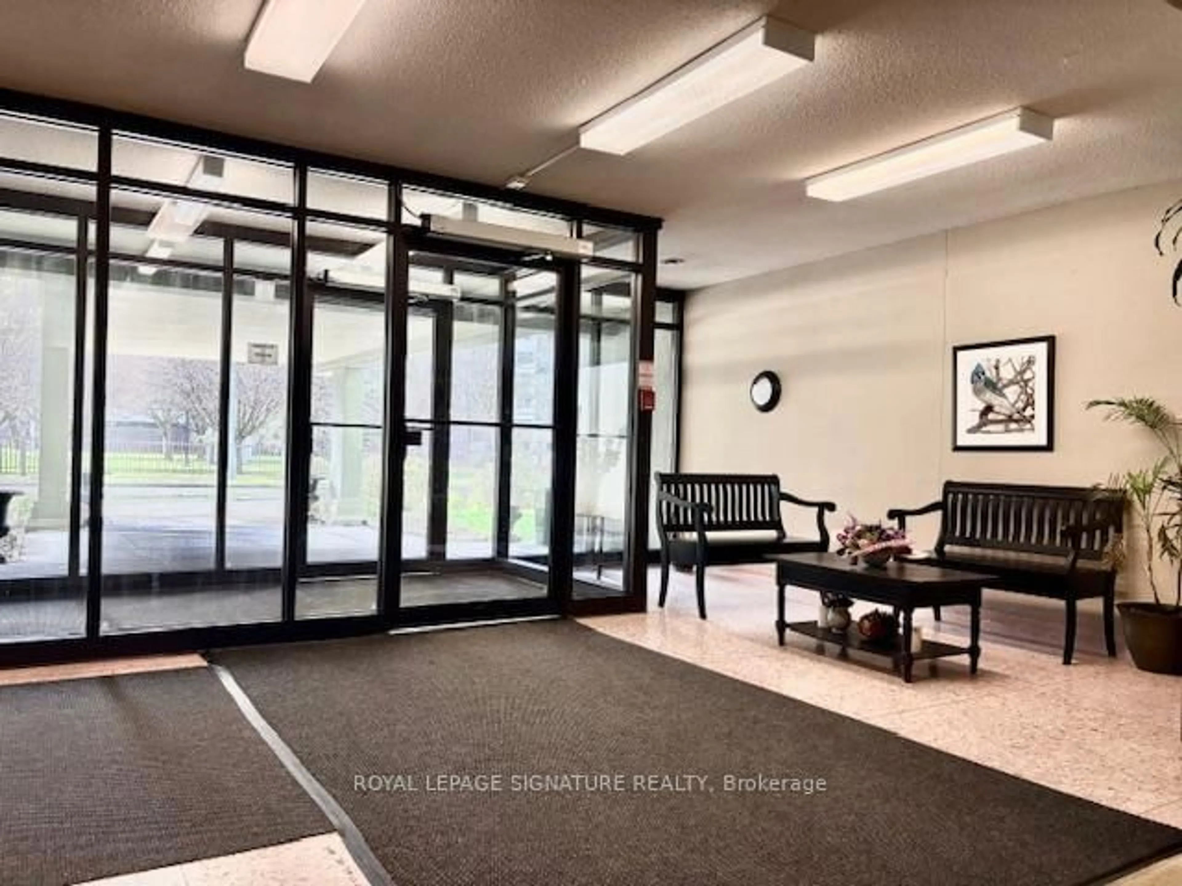 Indoor foyer for 70 Old Sheppard Ave #112, Toronto Ontario M2J 3L6