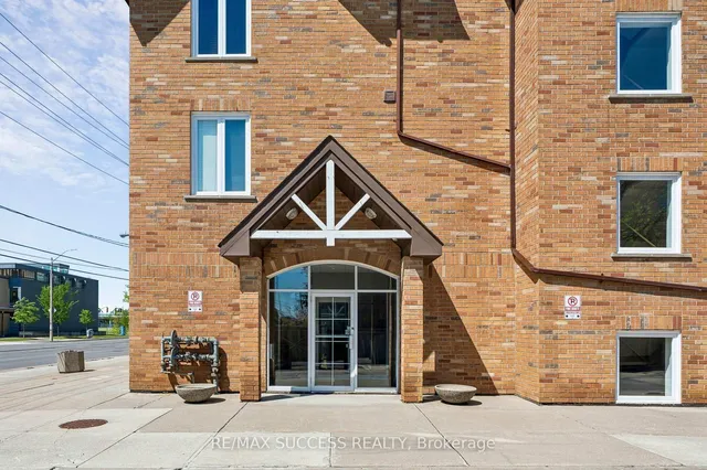 1000 Sheppard Ave #301, Toronto 4