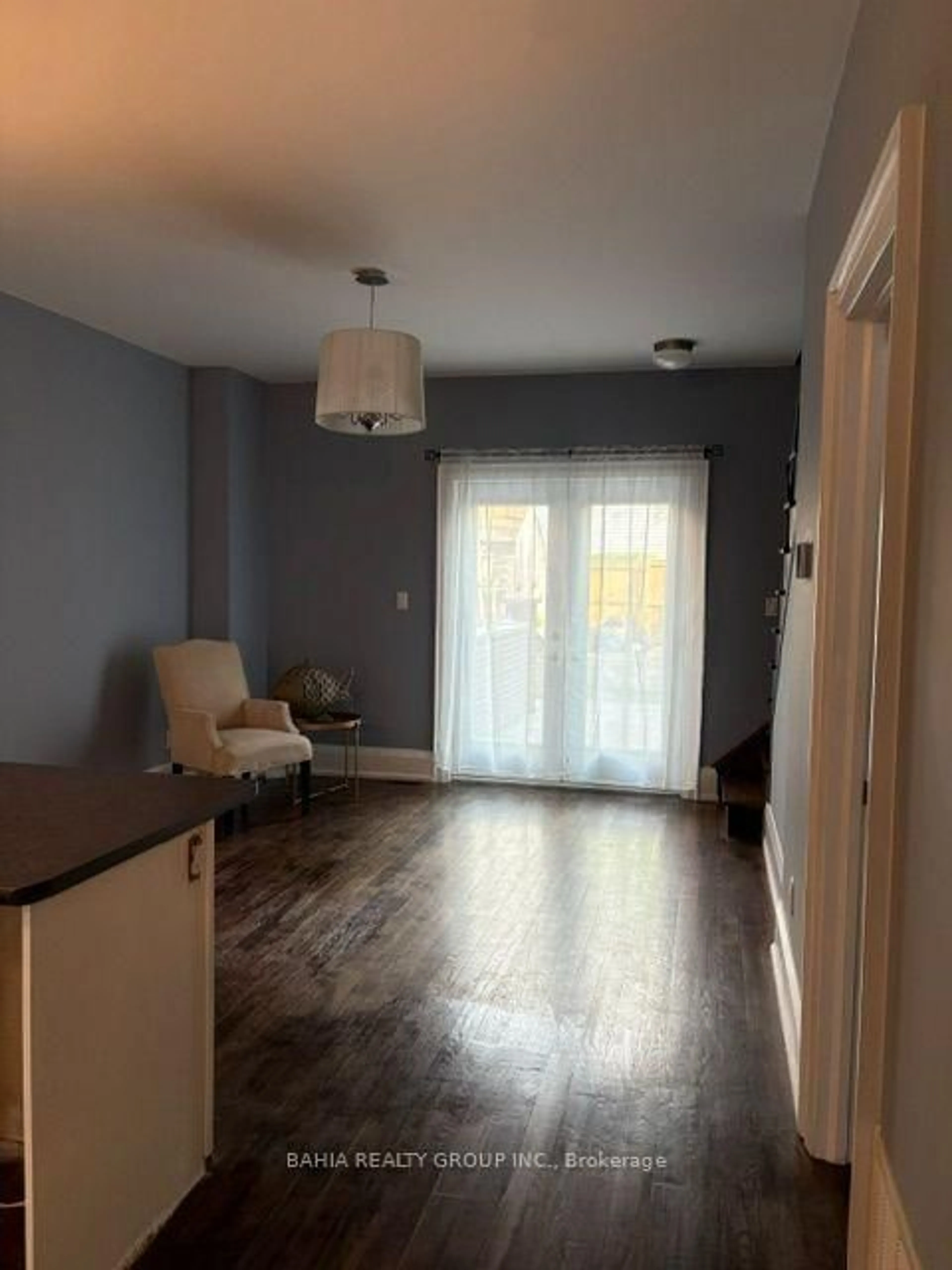 A pic of a room for 687 Richmond St, Toronto Ontario M6J 1C4
