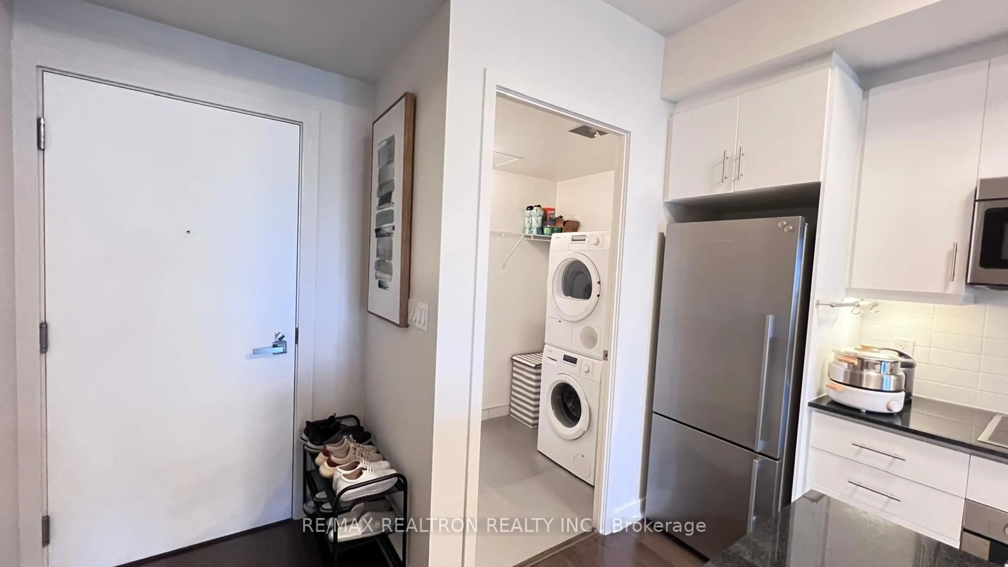 Laundry room for 1 The Esplanade Dr #2107, Toronto Ontario M5E 0A8