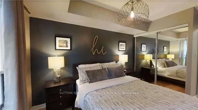 168 Simcoe St #722, Toronto 5