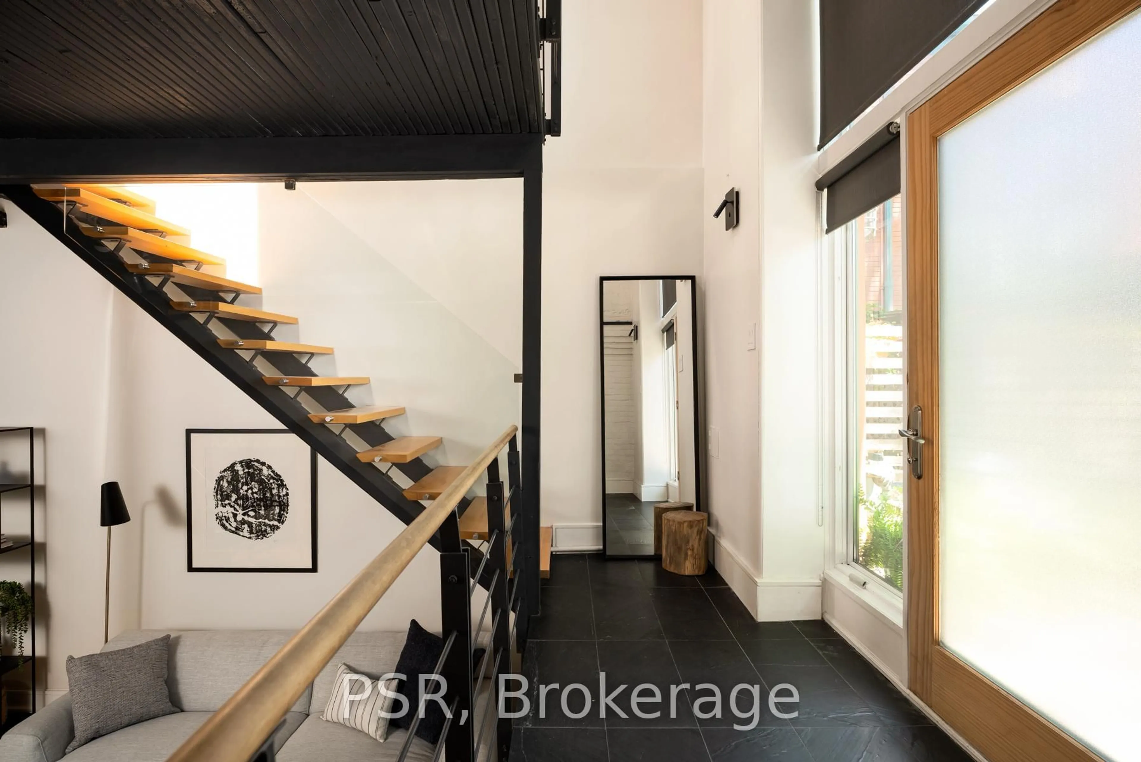 Indoor entryway for 20 Brockton Ave #8, Toronto Ontario M6K 1S5