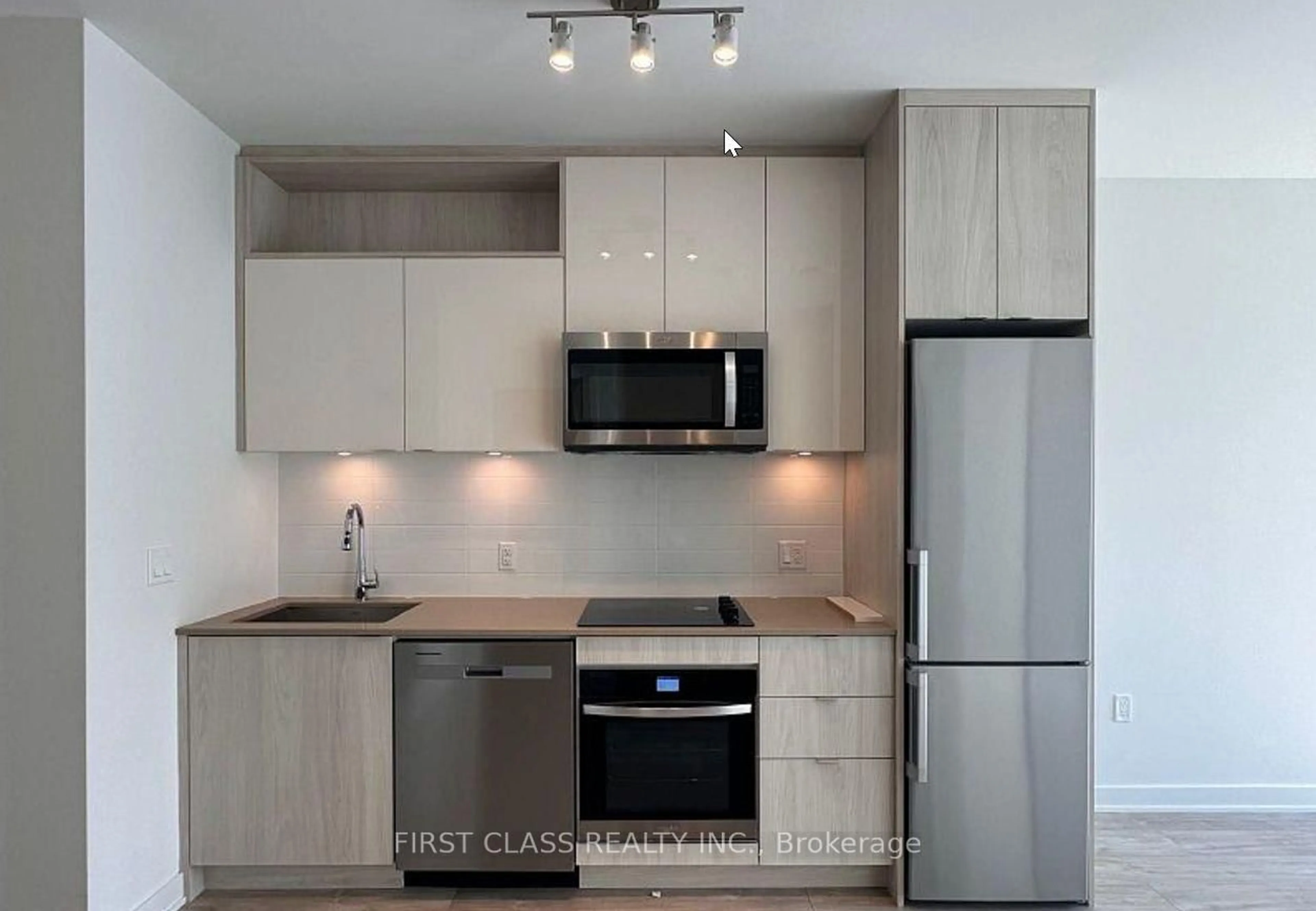 Standard kitchen, ceramic/tile floor for 70 Princess St #PH3015, Toronto Ontario M5A 0X6