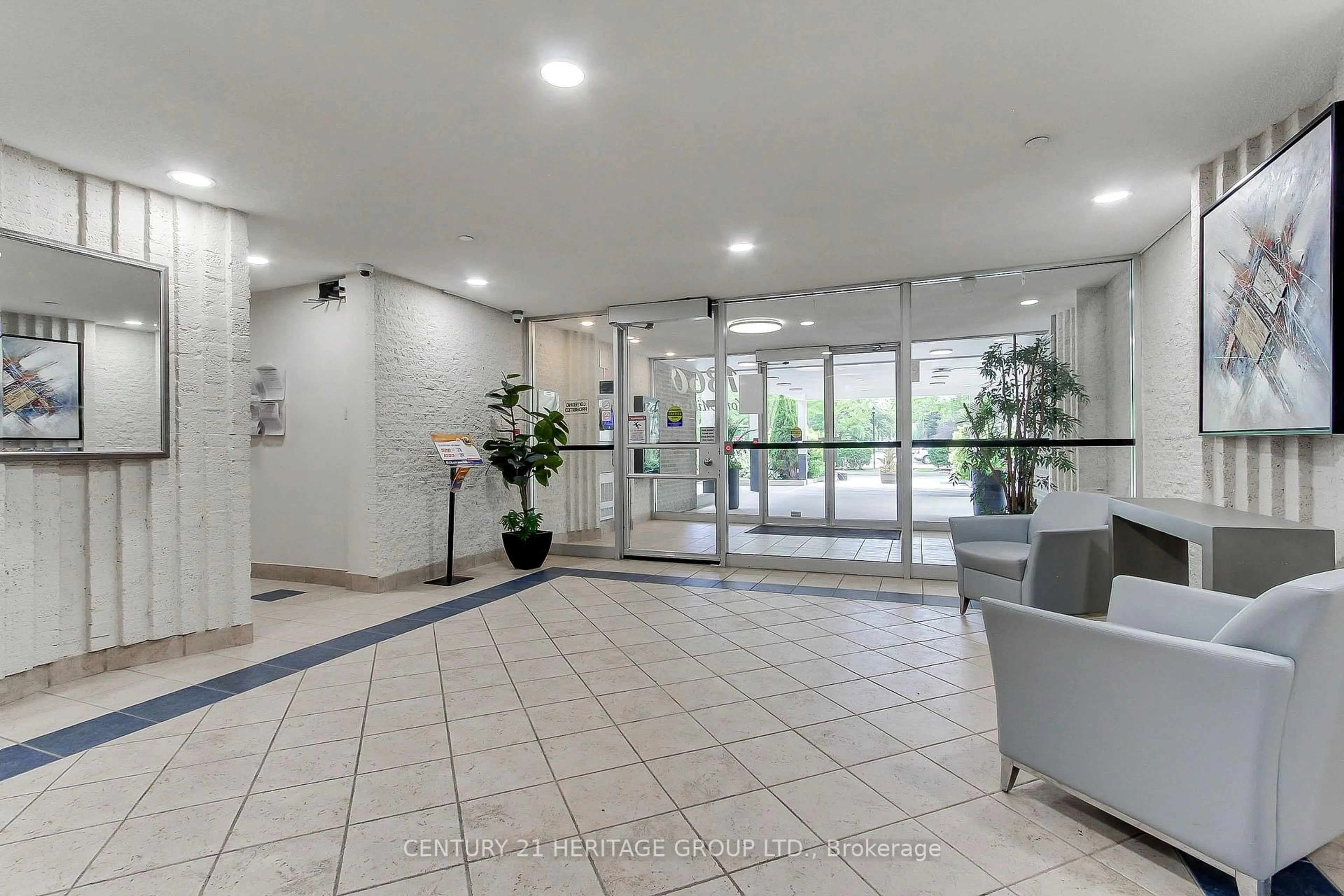 Indoor foyer for 1360 York Mills Rd #1203, Toronto Ontario M3A 2A3