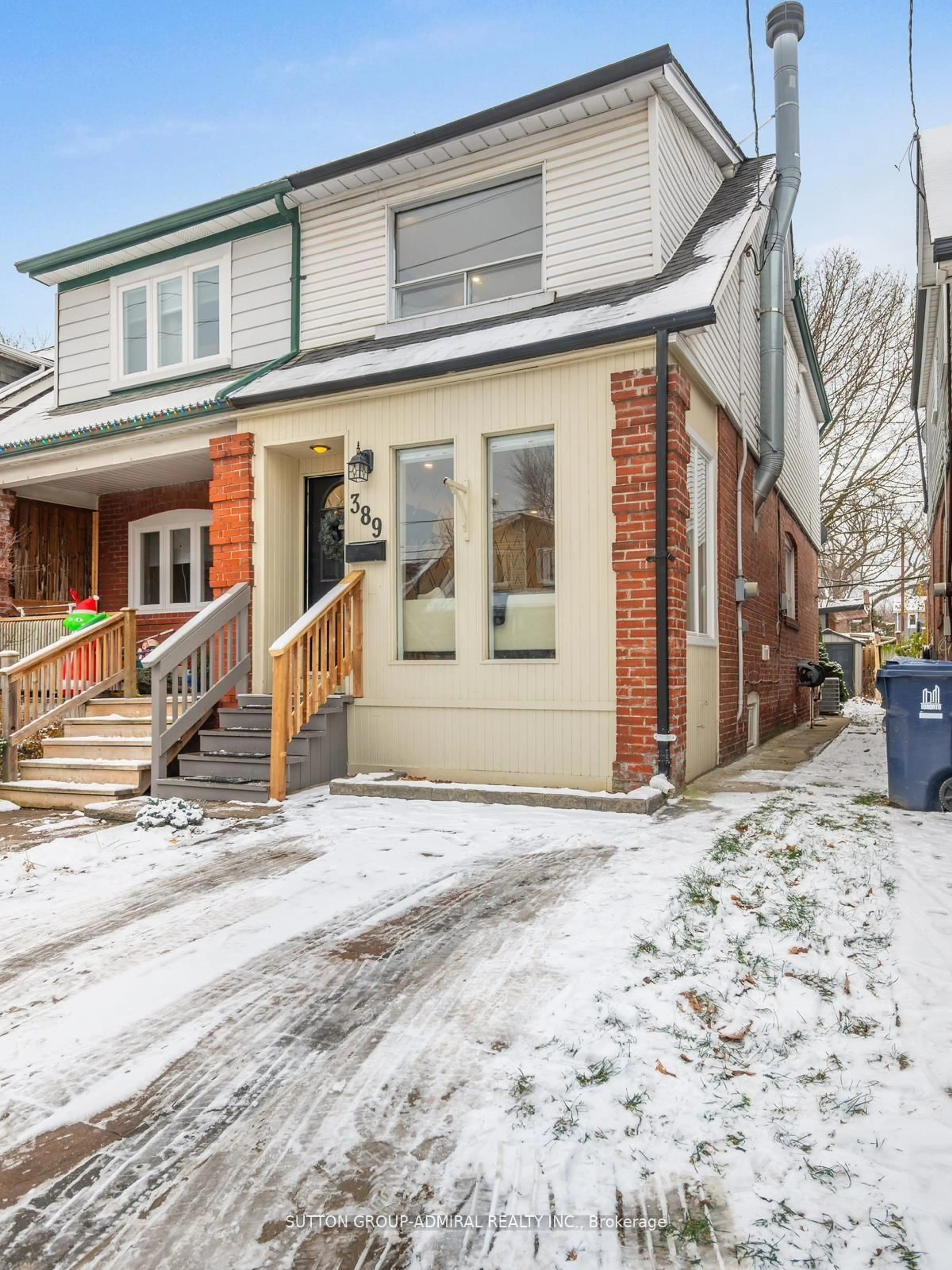 Home with brick exterior material, street for 389 Davisville Ave, Toronto Ontario M4S 1H4