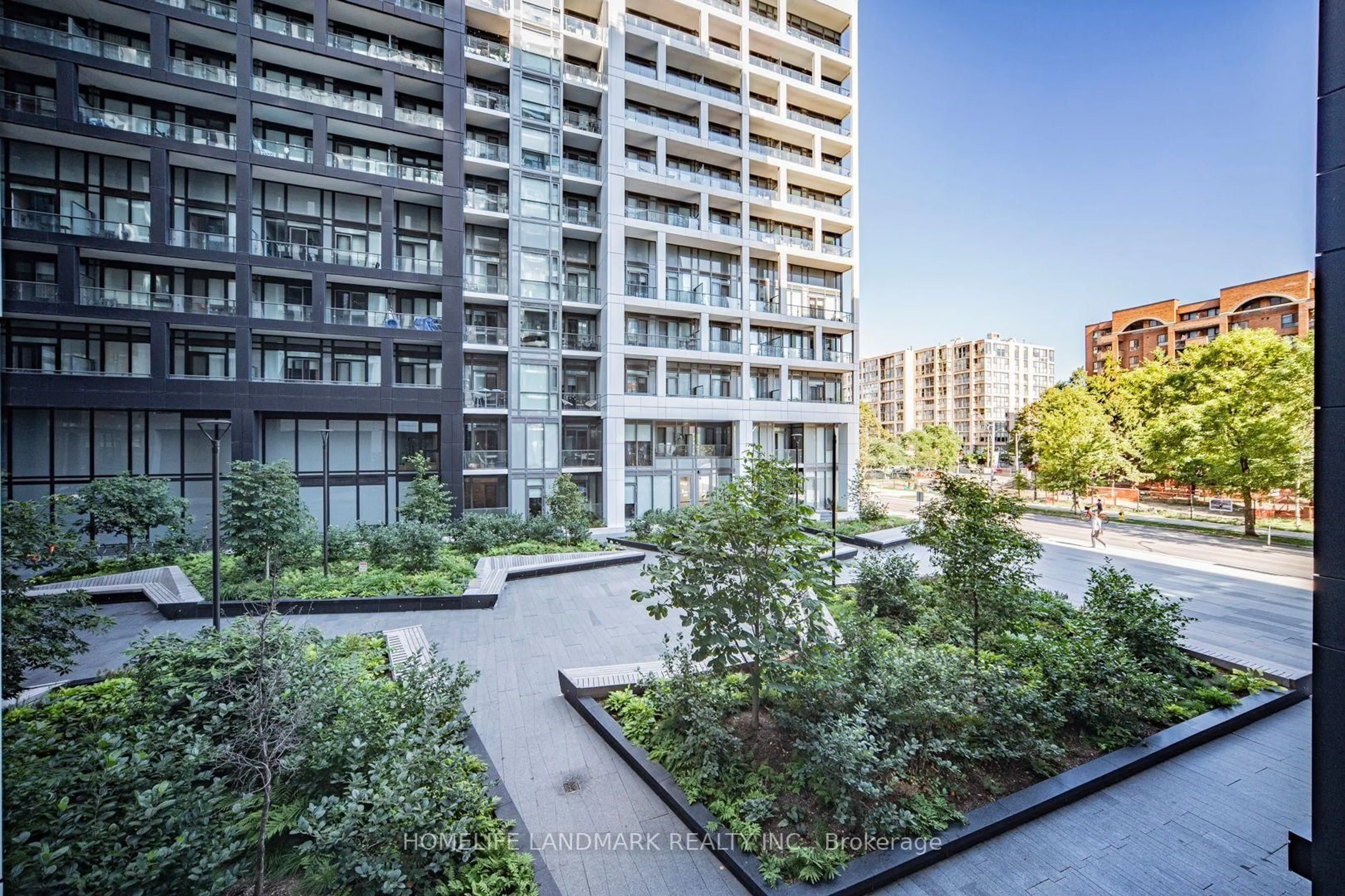 A pic from outside/outdoor area/front of a property/back of a property/a pic from drone, city buildings view from balcony for 121 Lower Sherbourne St #TH-112, Toronto Ontario M5A 0W8