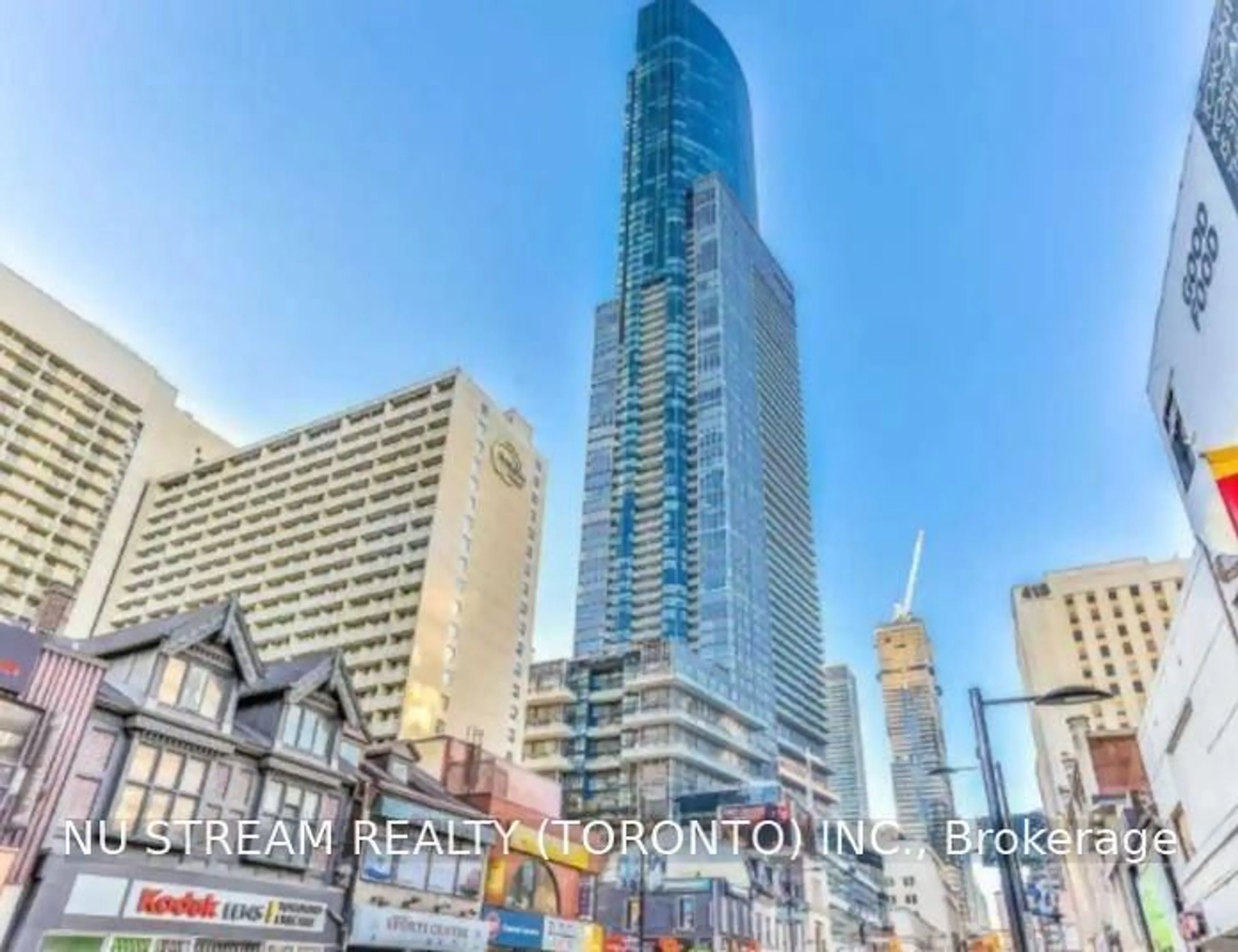 Blurry image for 386 Yonge St #4504, Toronto Ontario M5B 0A5