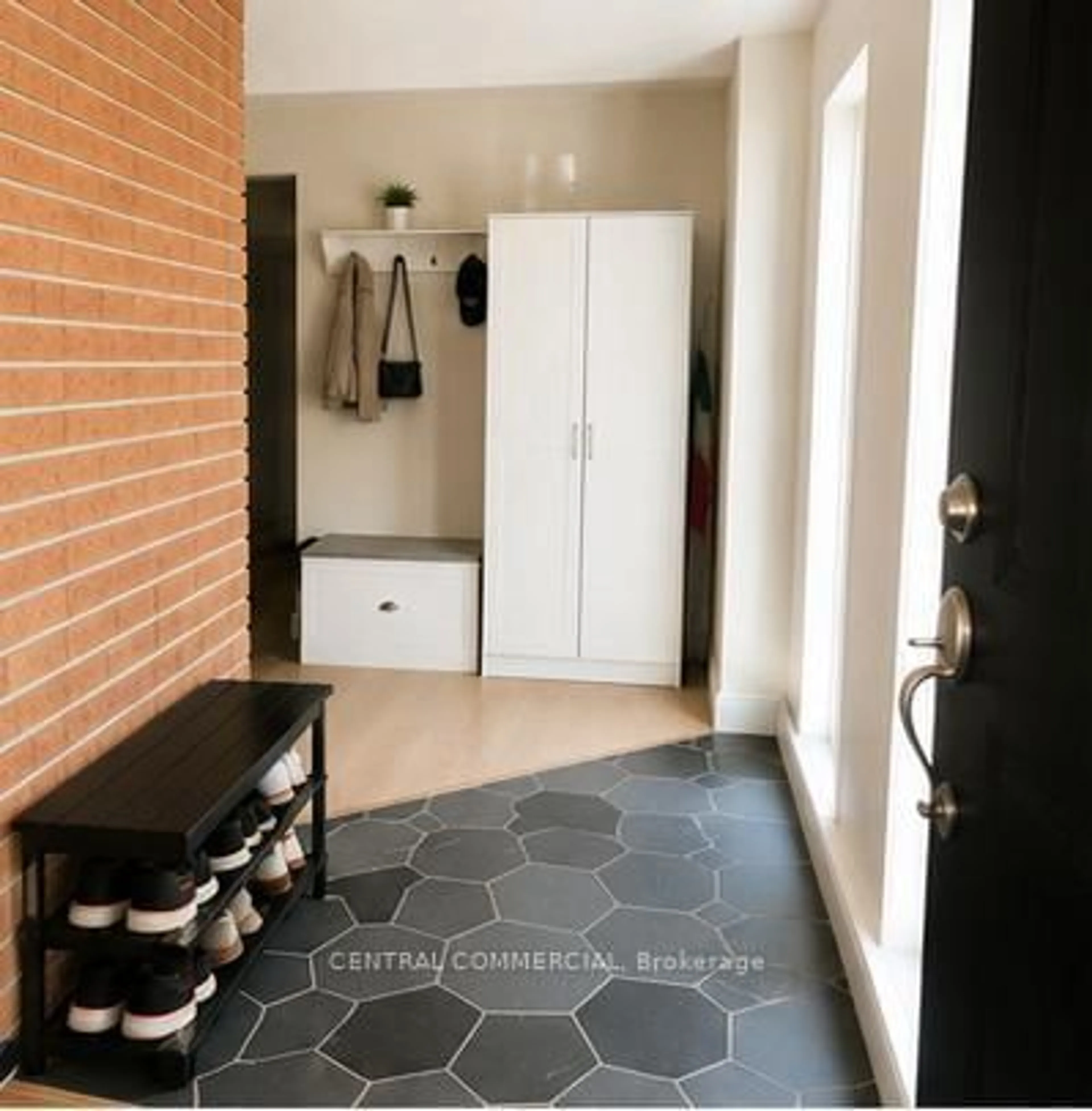 Indoor entryway for 57 Lynch Rd, Toronto Ontario M2J 2V6