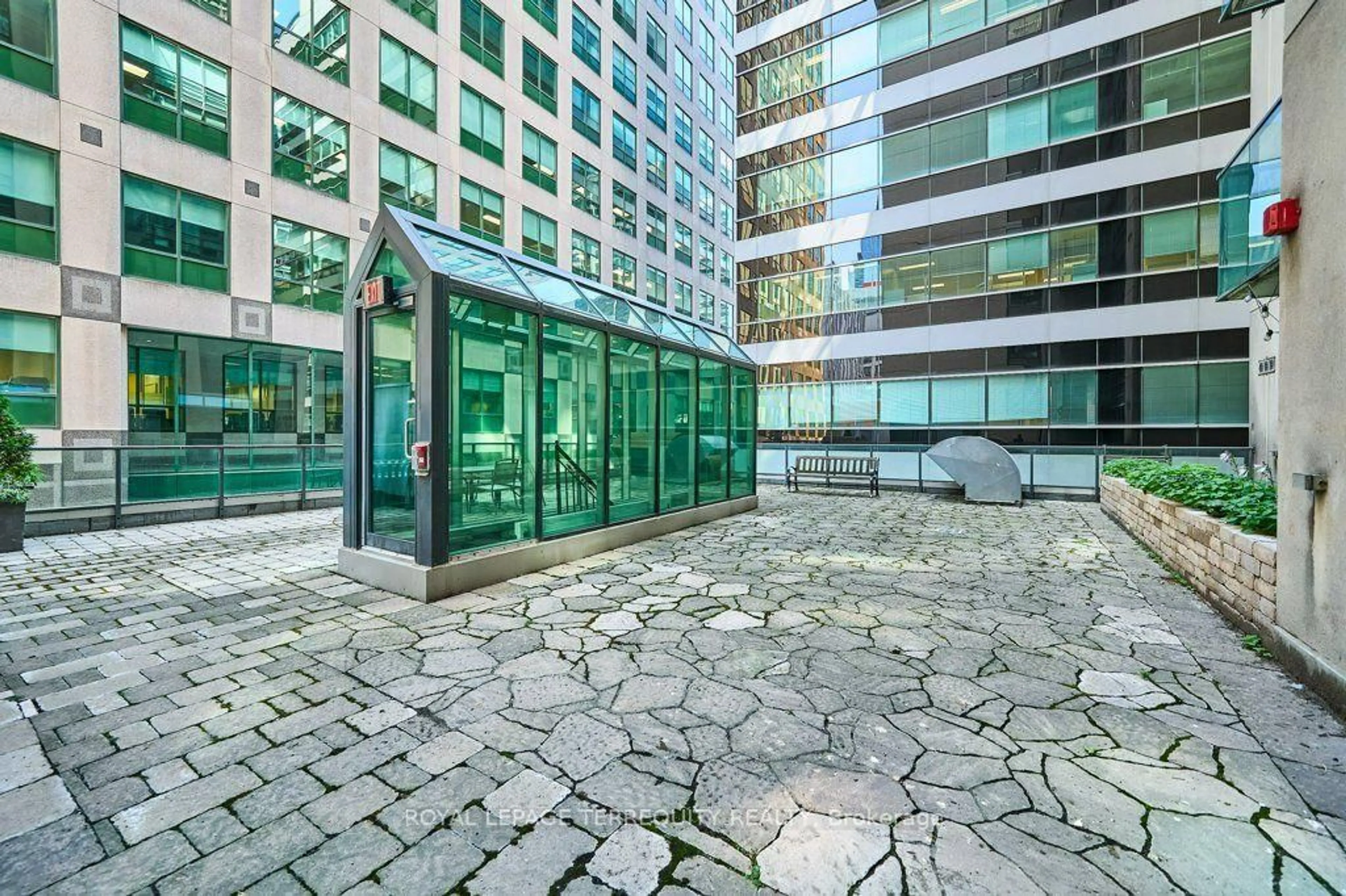 Indoor foyer for 263 Wellington St #903, Toronto Ontario M5V 3E6