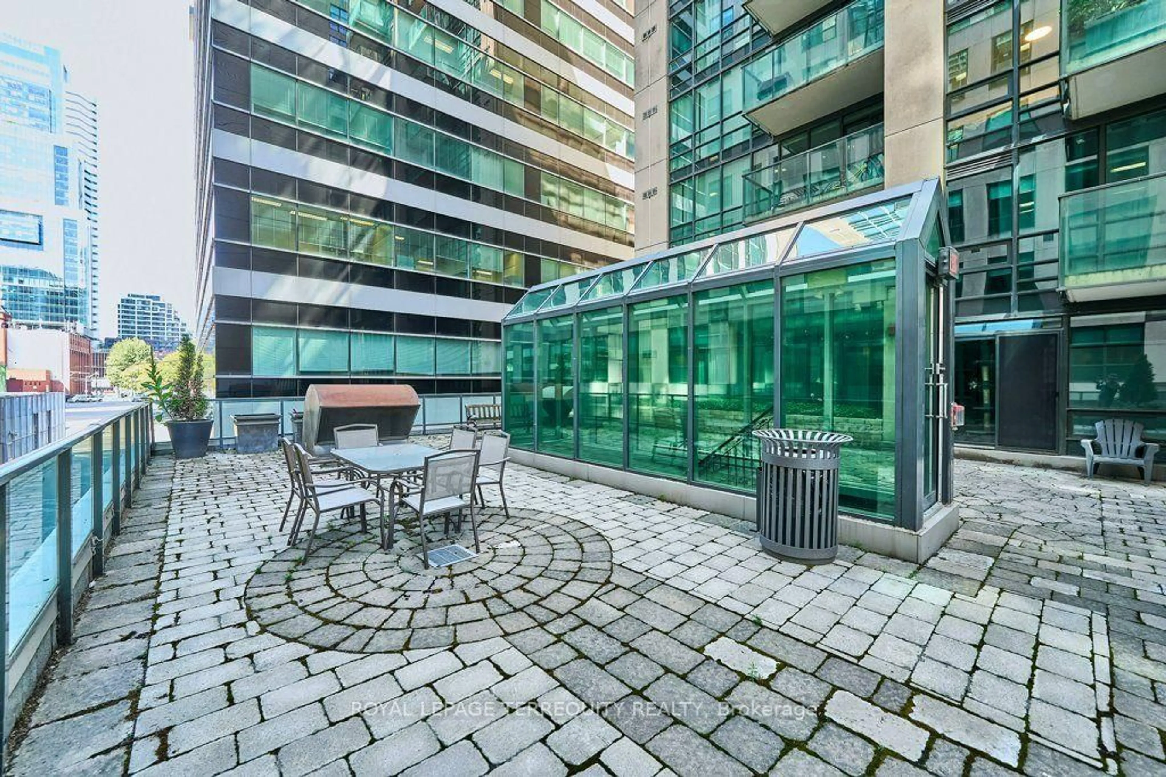 Patio, unknown for 263 Wellington St #903, Toronto Ontario M5V 3E6