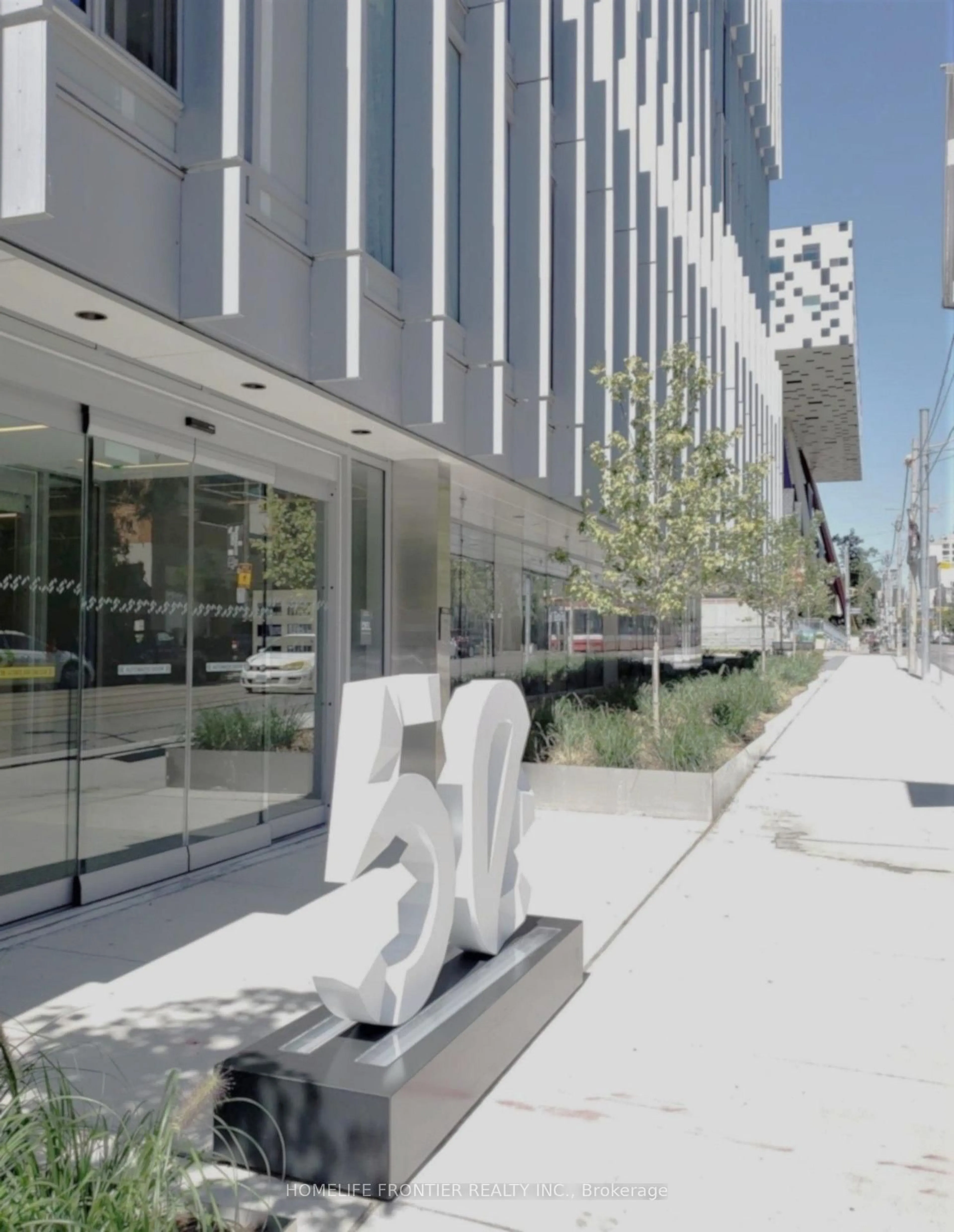 Patio, street for 50 McCaul St #805, Toronto Ontario M5T 0B6