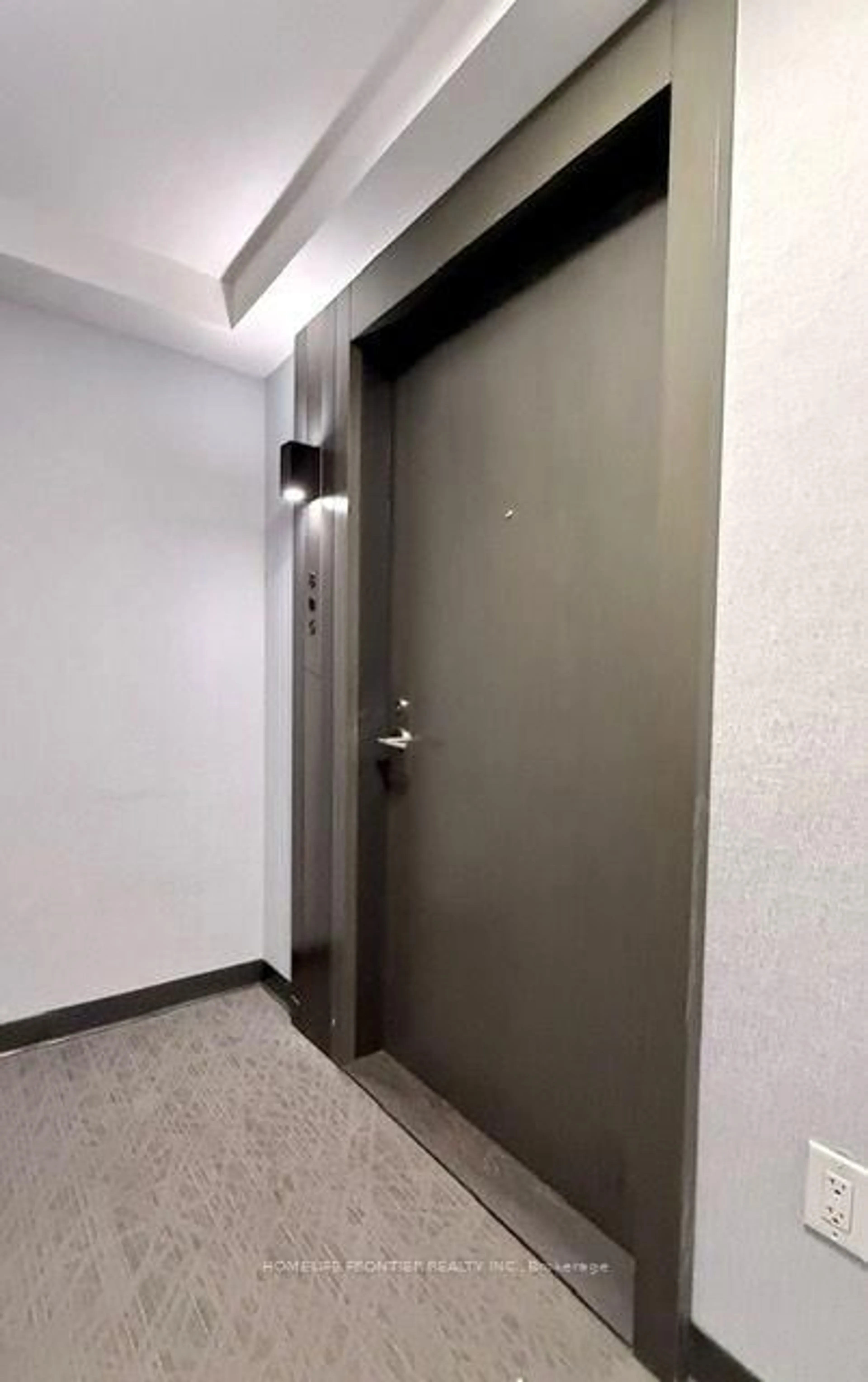 Indoor foyer for 50 McCaul St #805, Toronto Ontario M5T 0B6