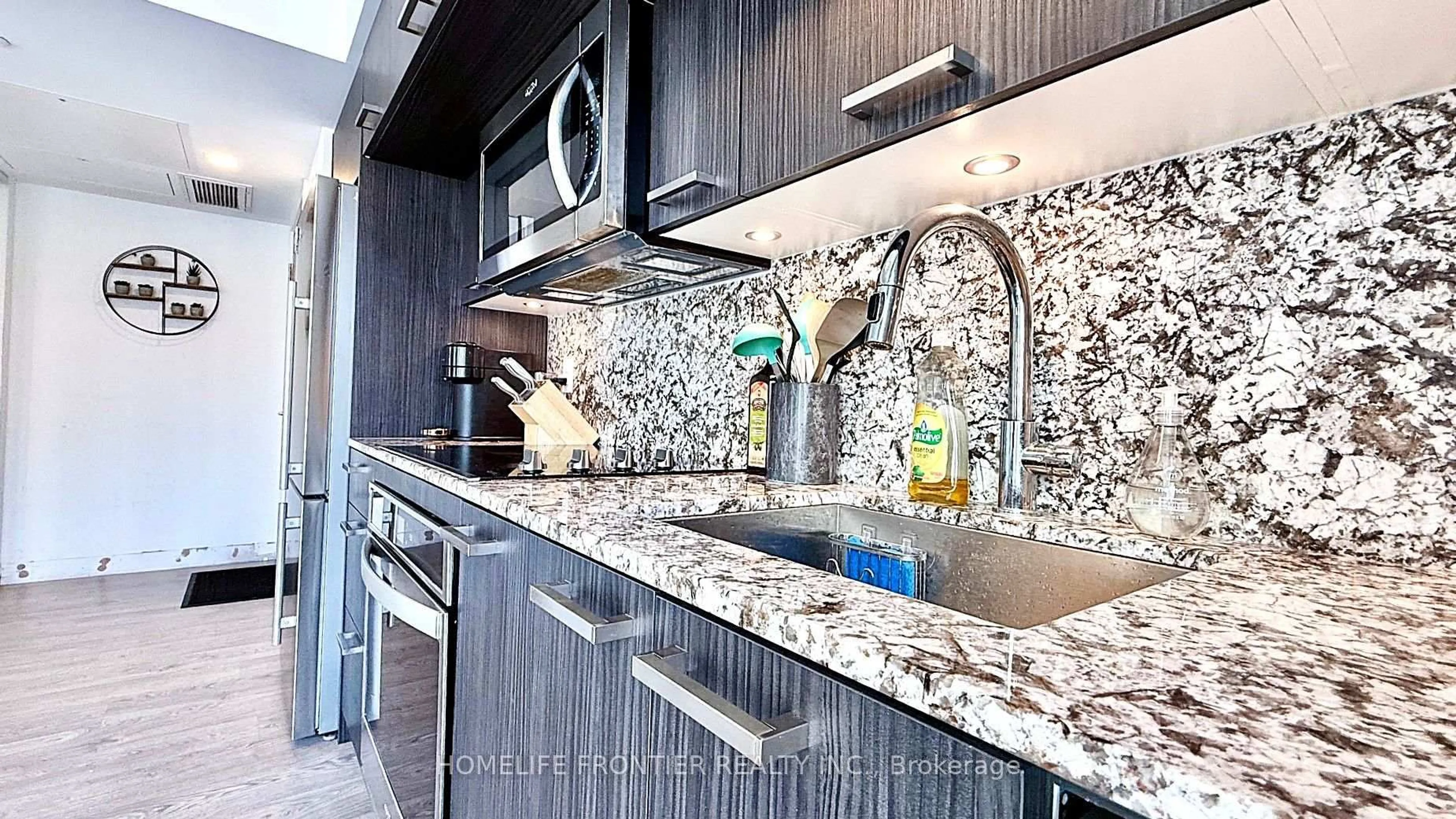 Contemporary kitchen, ceramic/tile floor for 50 McCaul St #805, Toronto Ontario M5T 0B6