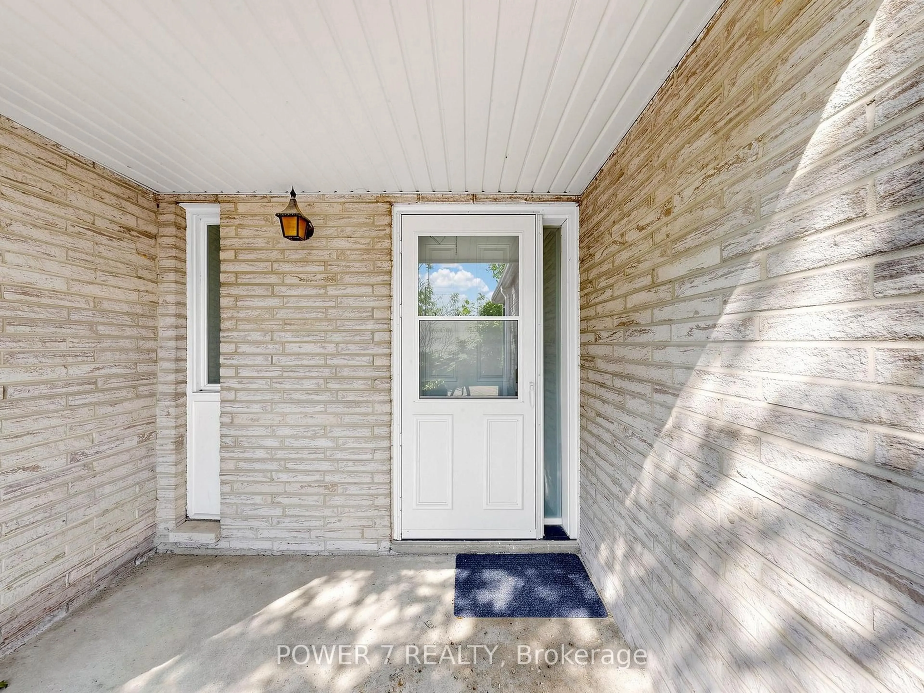 Indoor entryway for 77 Rameau Dr #5, Toronto Ontario M2H 1T6