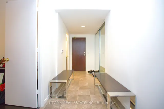 7 King St #1017, Toronto 5