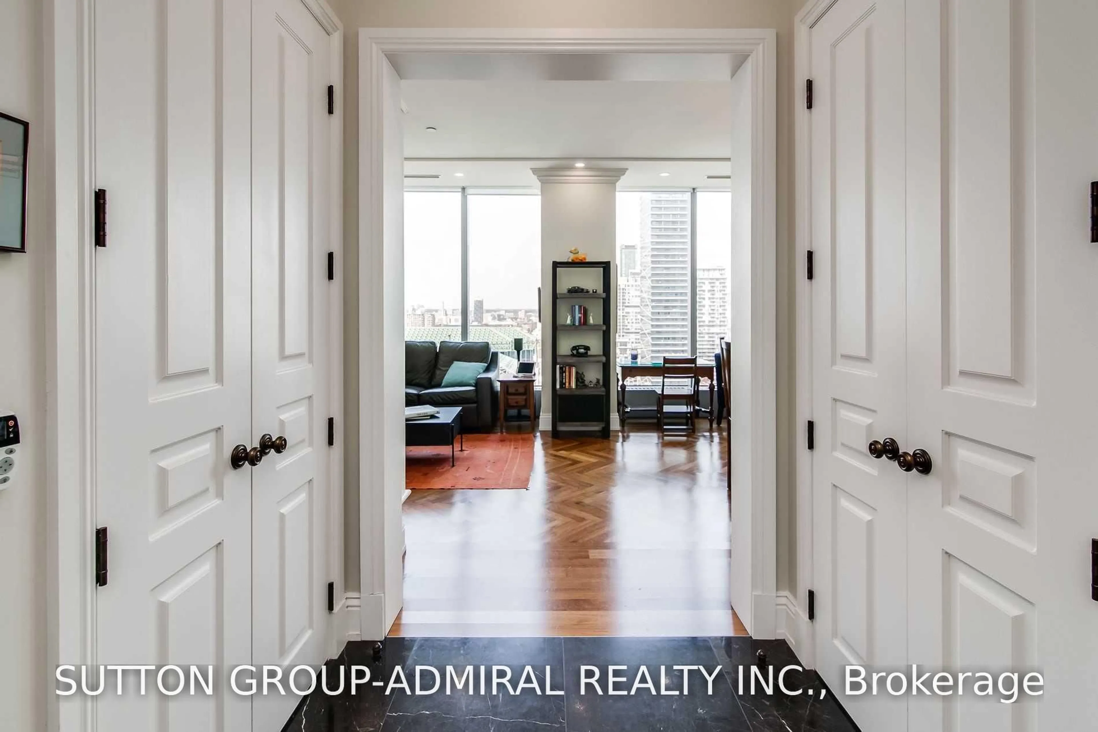 Indoor entryway for 183 Wellington St #2202, Toronto Ontario M5V 0A1