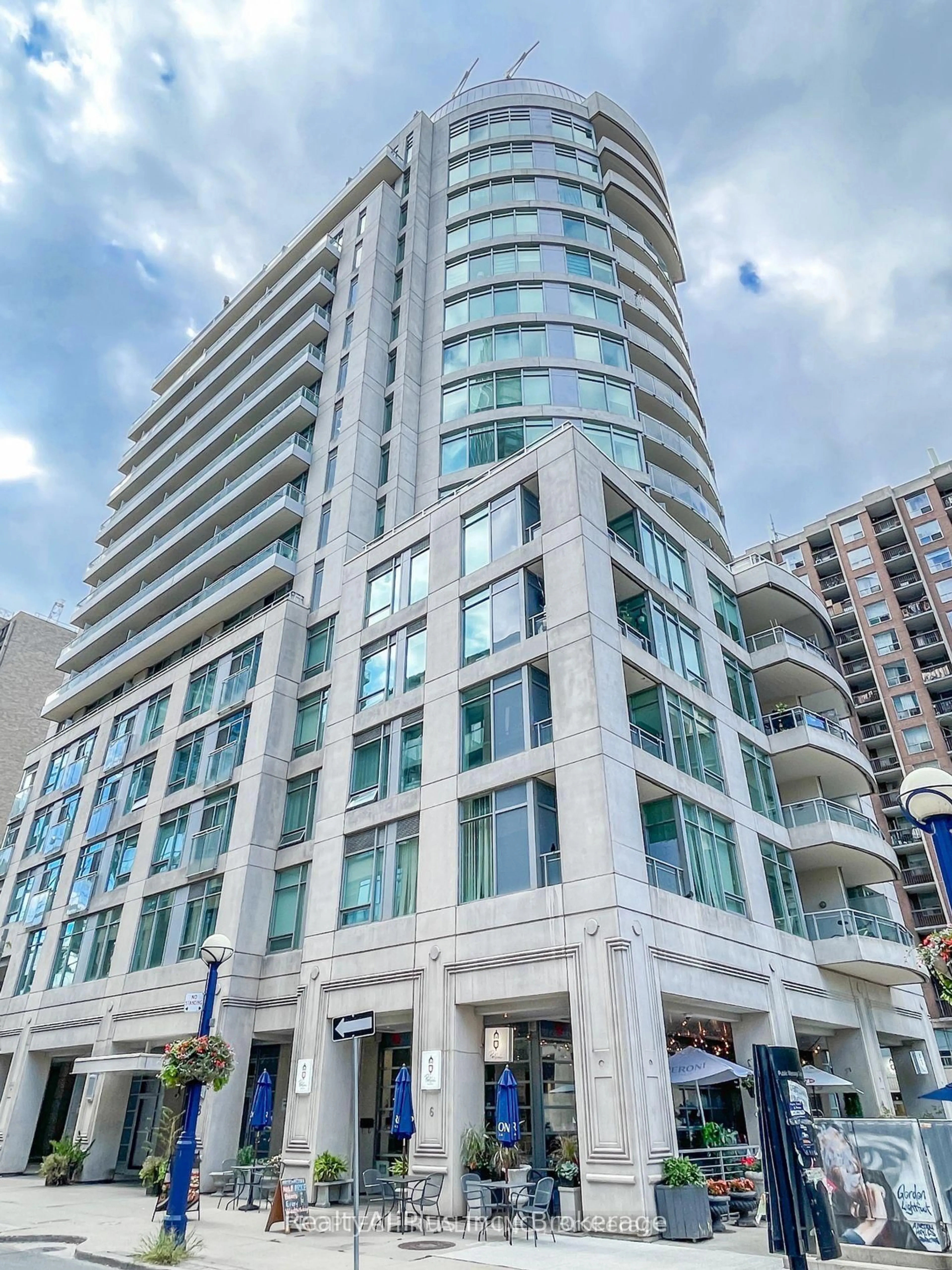 Unknown for 8 Scollard St #403, Toronto Ontario M5R 1M2