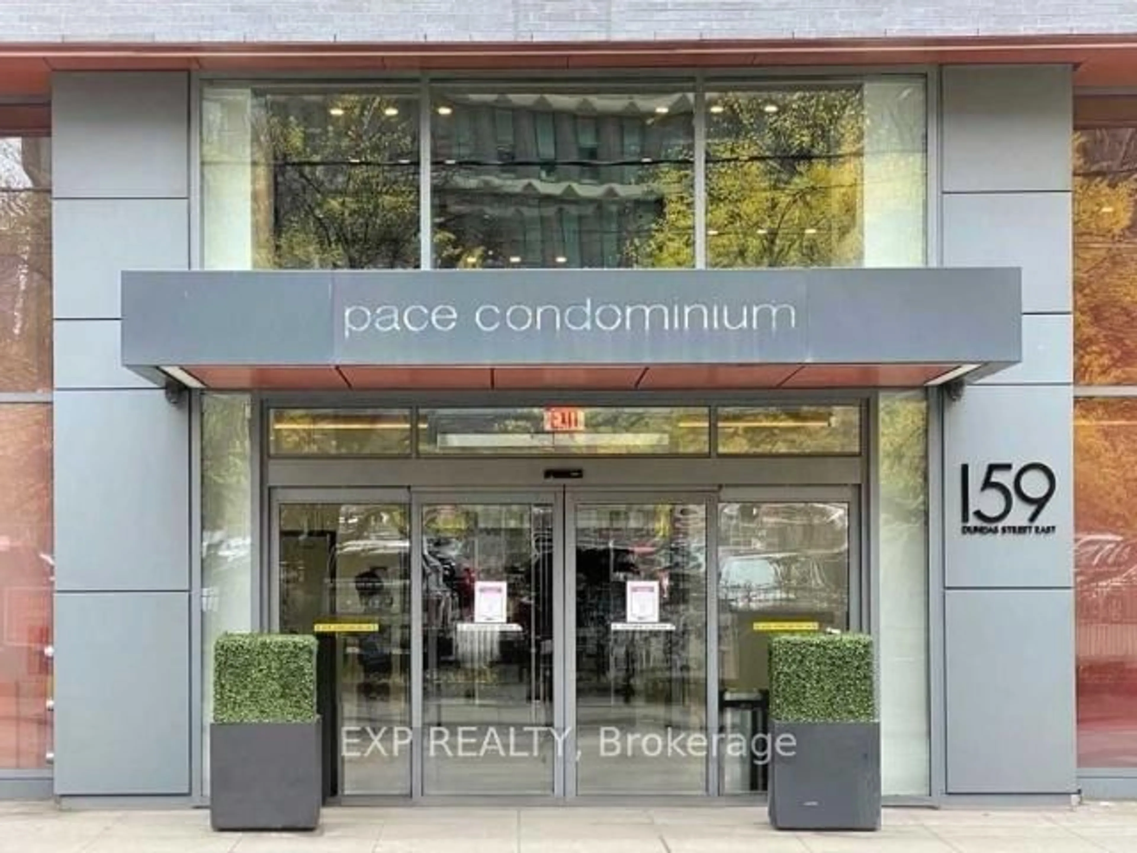 Patio, street for 159 Dundas St #512, Toronto Ontario M5B 0A9