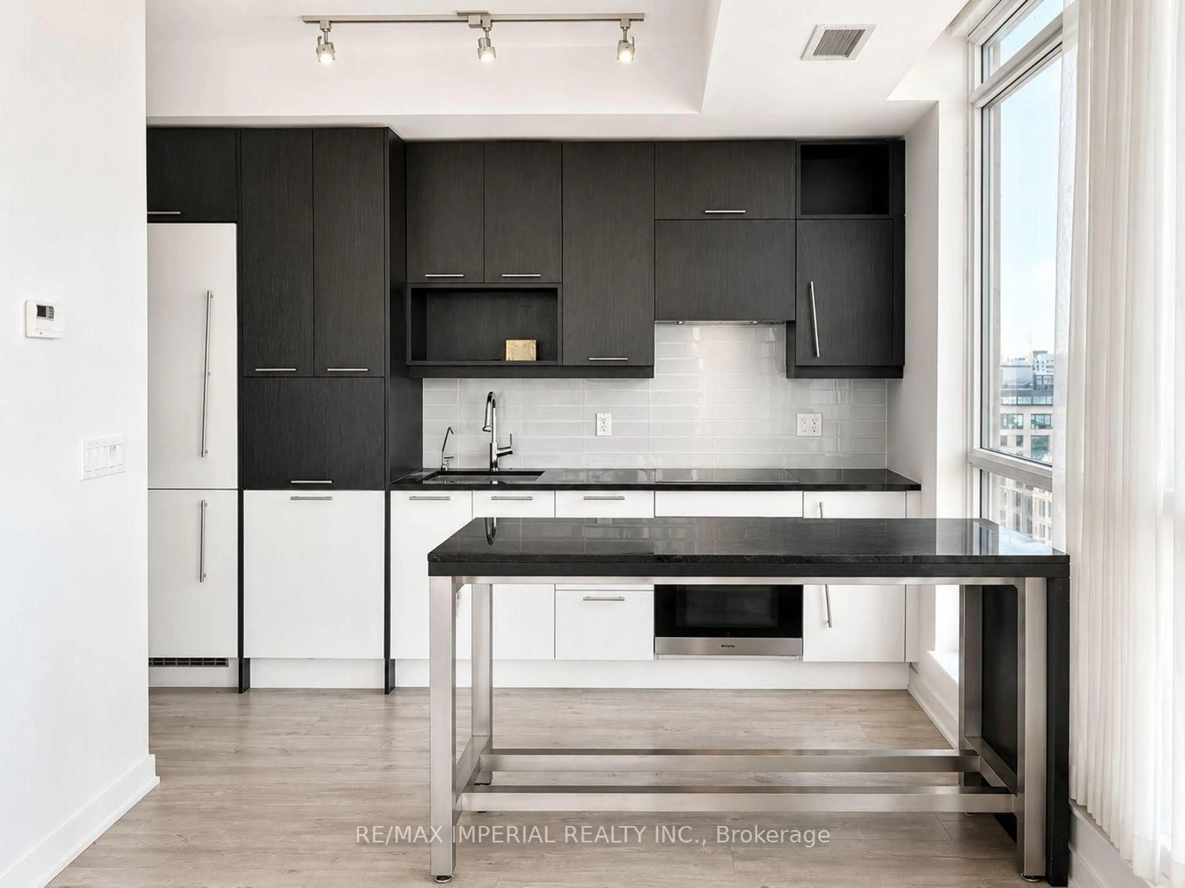 Unknown for 30 Nelson St #1502, Toronto Ontario M5V 0H5
