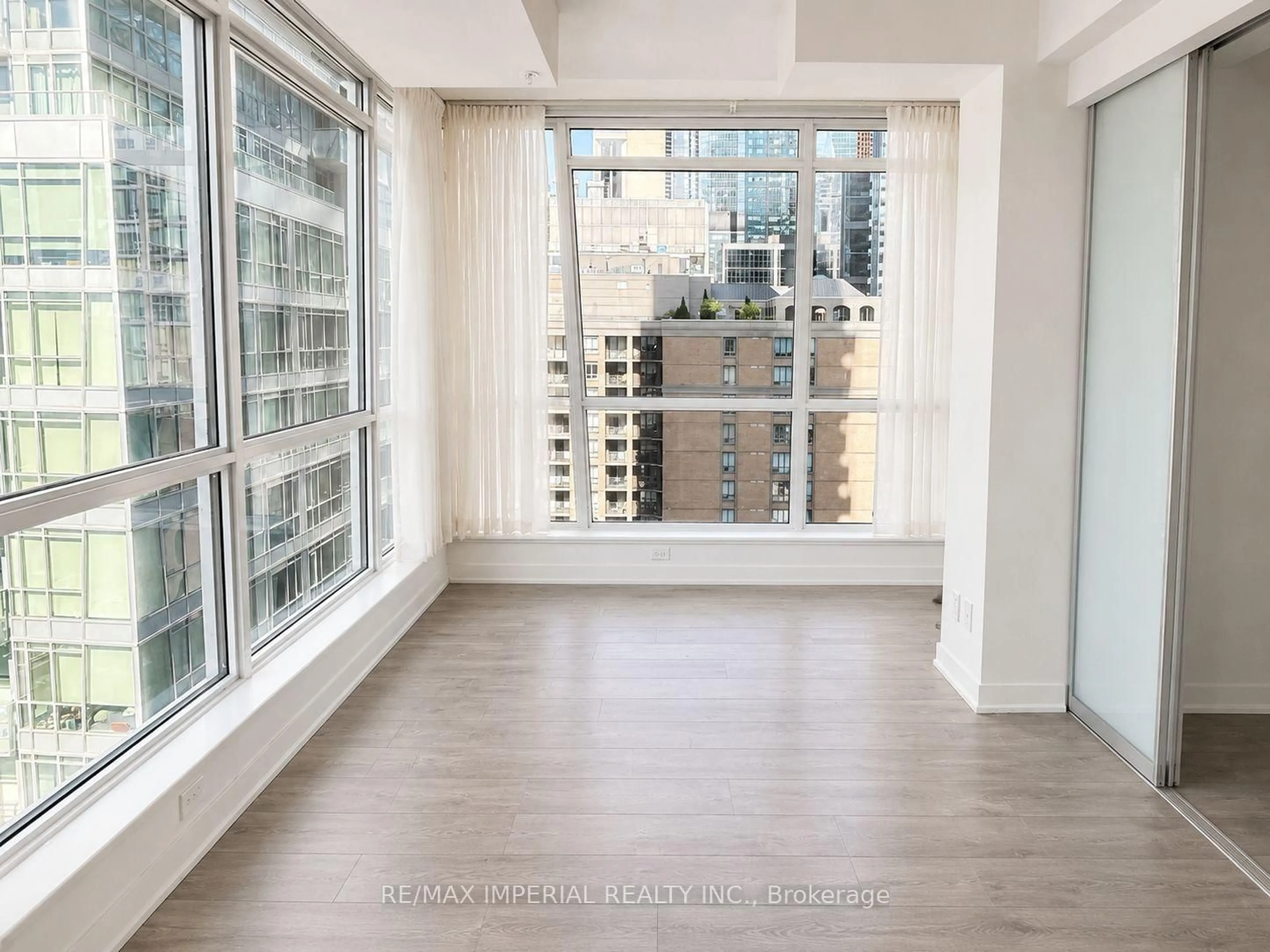 A pic of a room for 30 Nelson St #1502, Toronto Ontario M5V 0H5