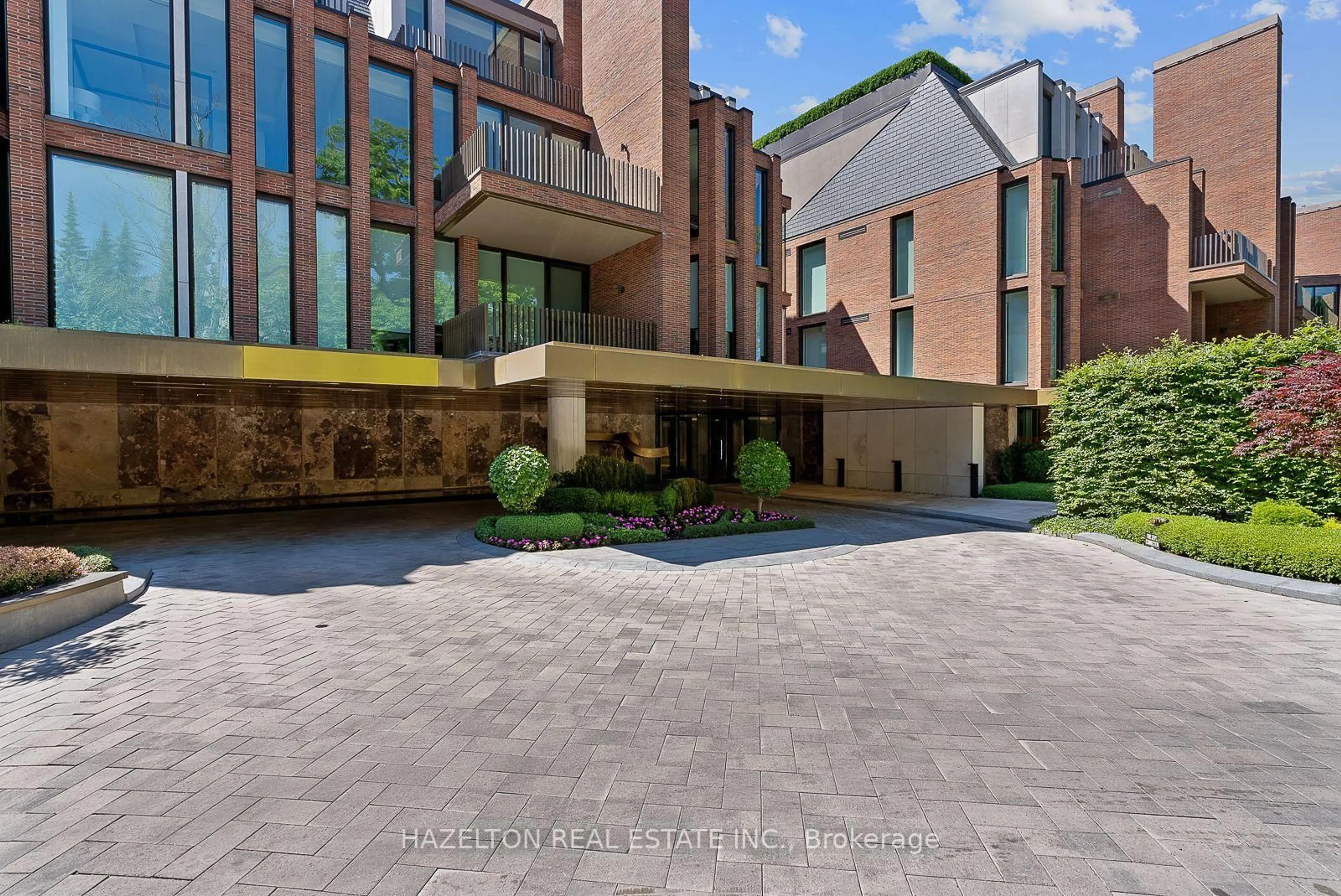 Indoor foyer for 7 Dale Ave #302, Toronto Ontario M4W 1K2