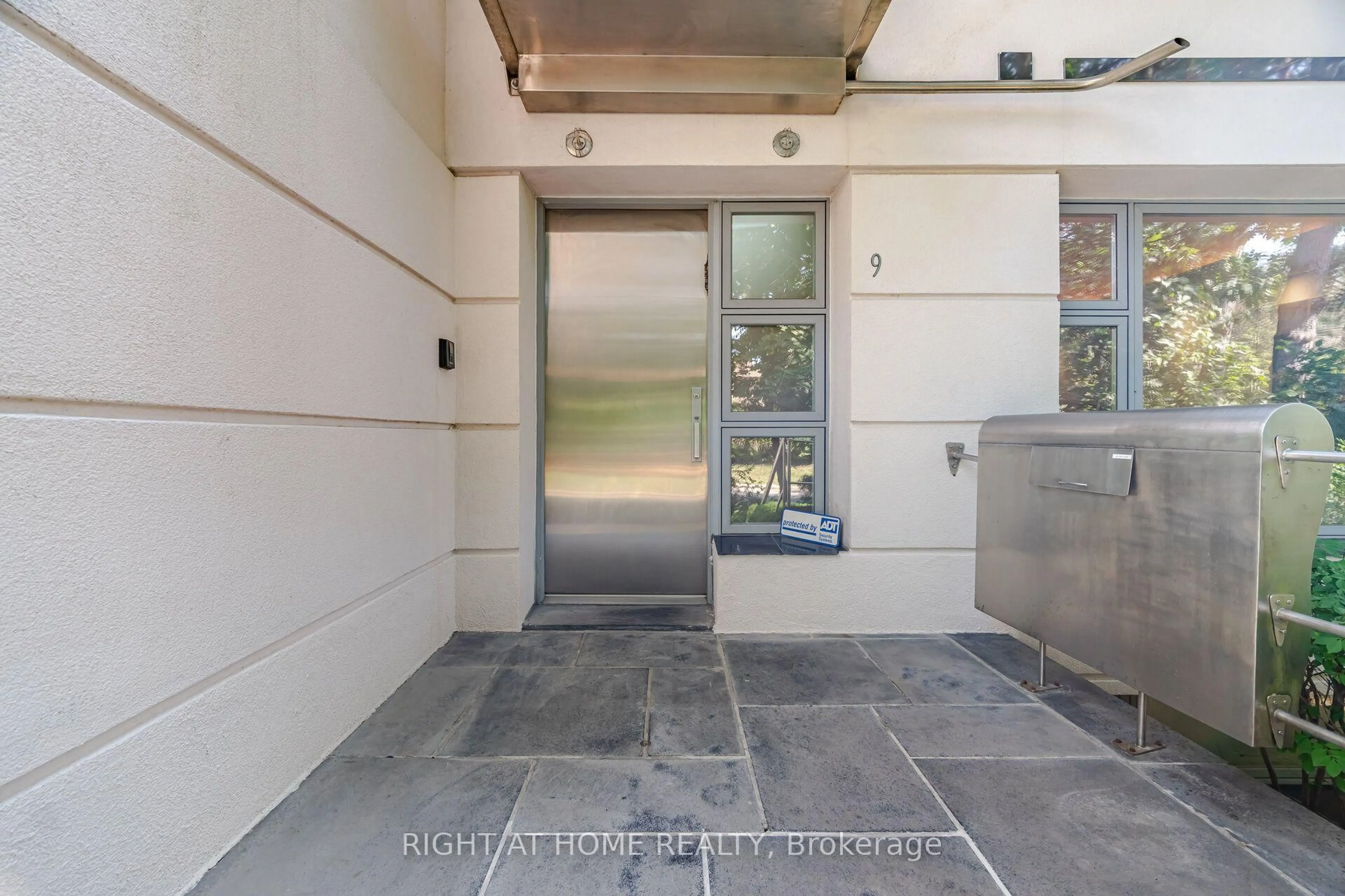 Indoor entryway for 9 Saguenay Ave, Toronto Ontario M5N 2Y5