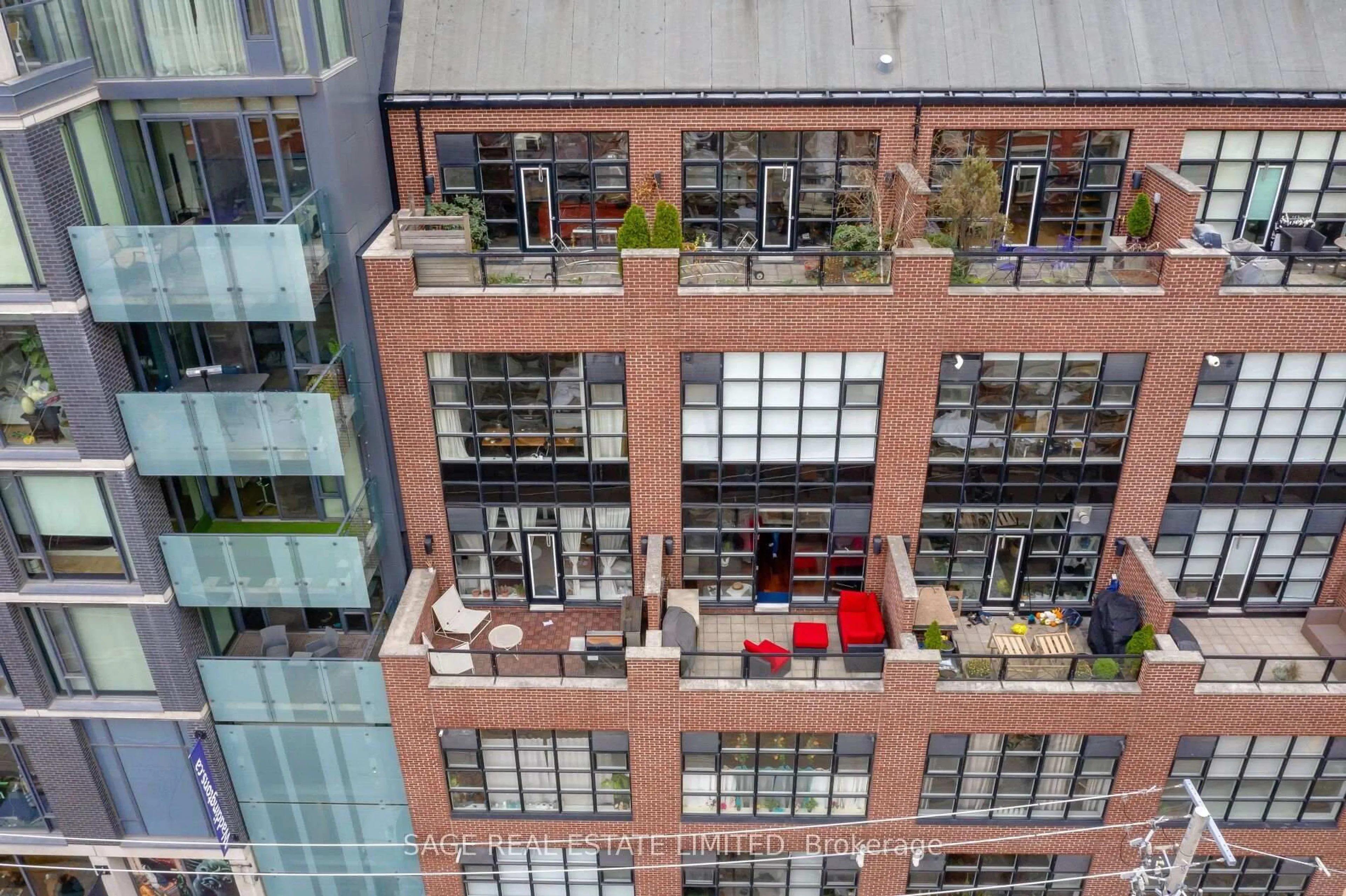 Unknown for 261 King St #402, Toronto Ontario M5A 4T6