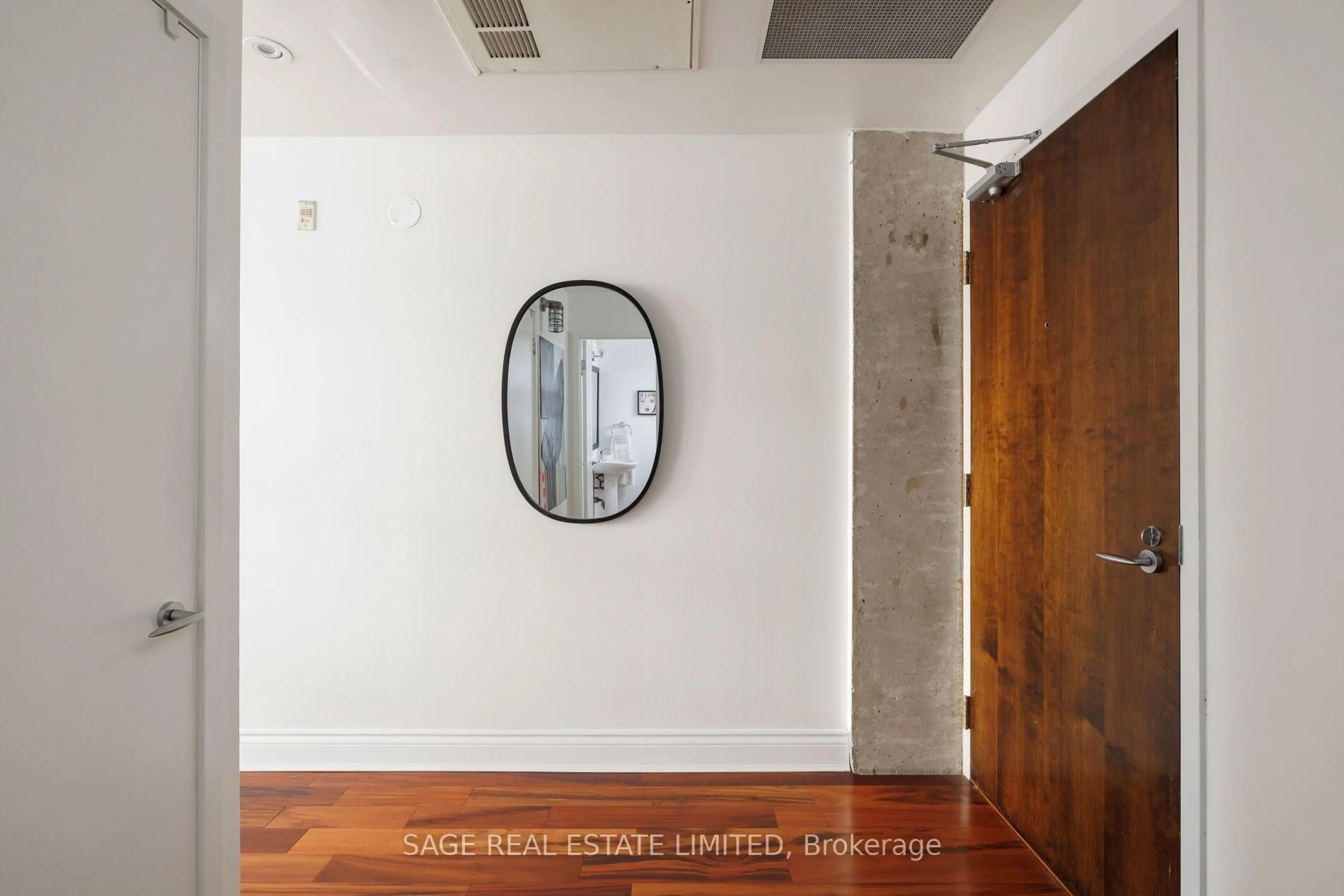 Unknown for 261 King St #402, Toronto Ontario M5A 4T6