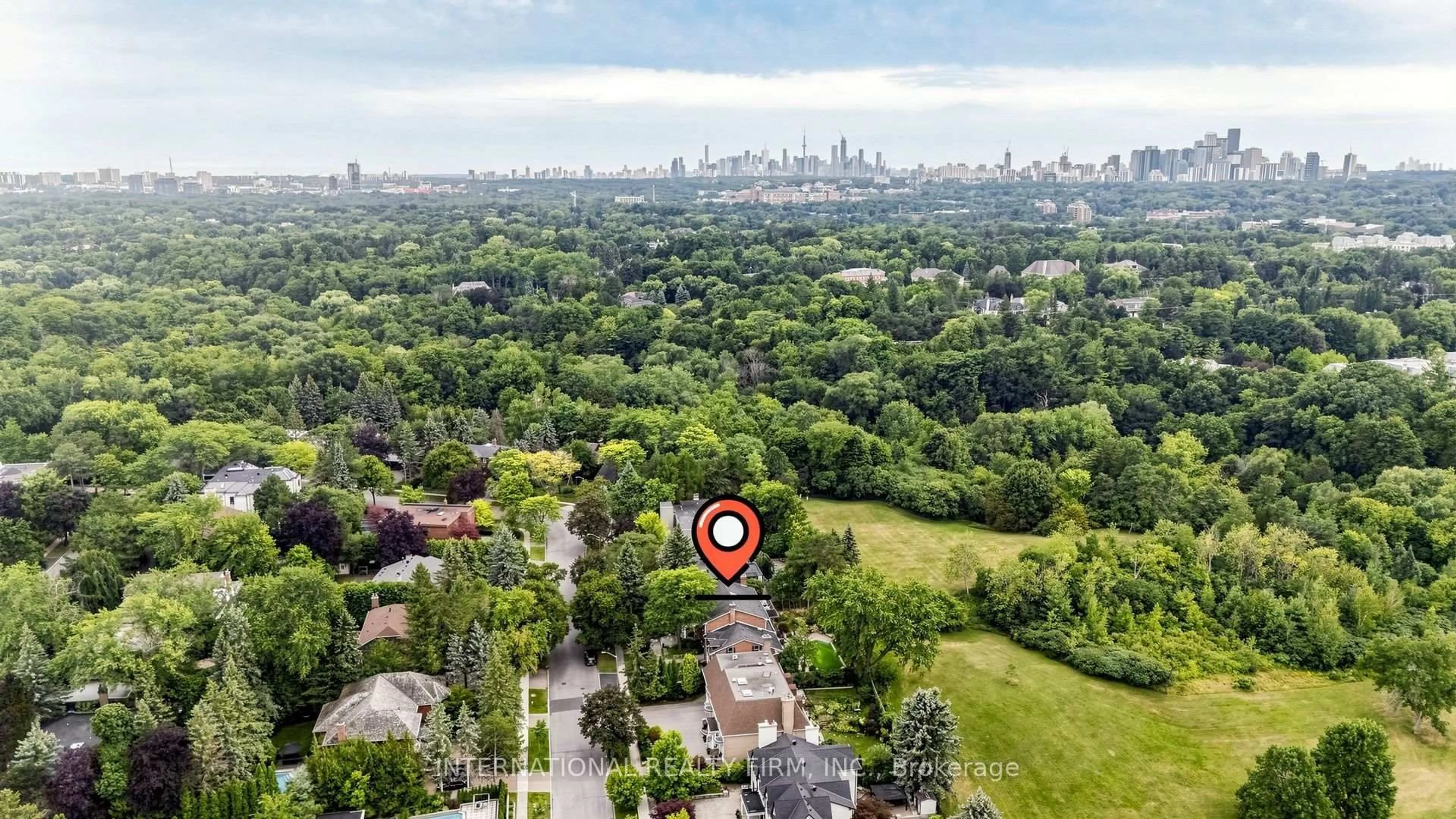 A pic from outside/outdoor area/front of a property/back of a property/a pic from drone, city buildings view from balcony for 6 Penwood Cres, Toronto Ontario M3B 2B9