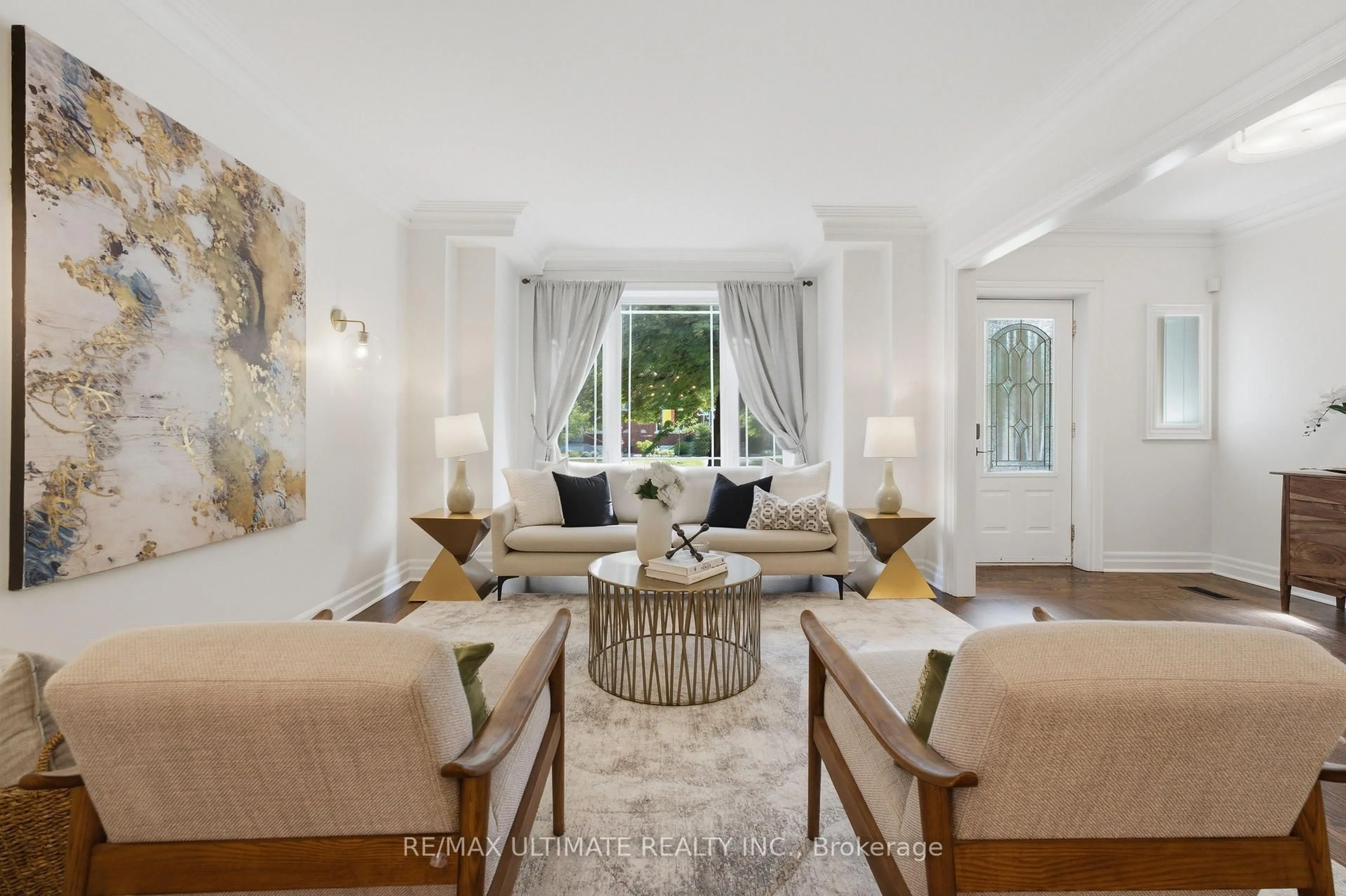 Living room with furniture, unknown for 214 Sutherland Dr, Toronto Ontario M4G 1J2