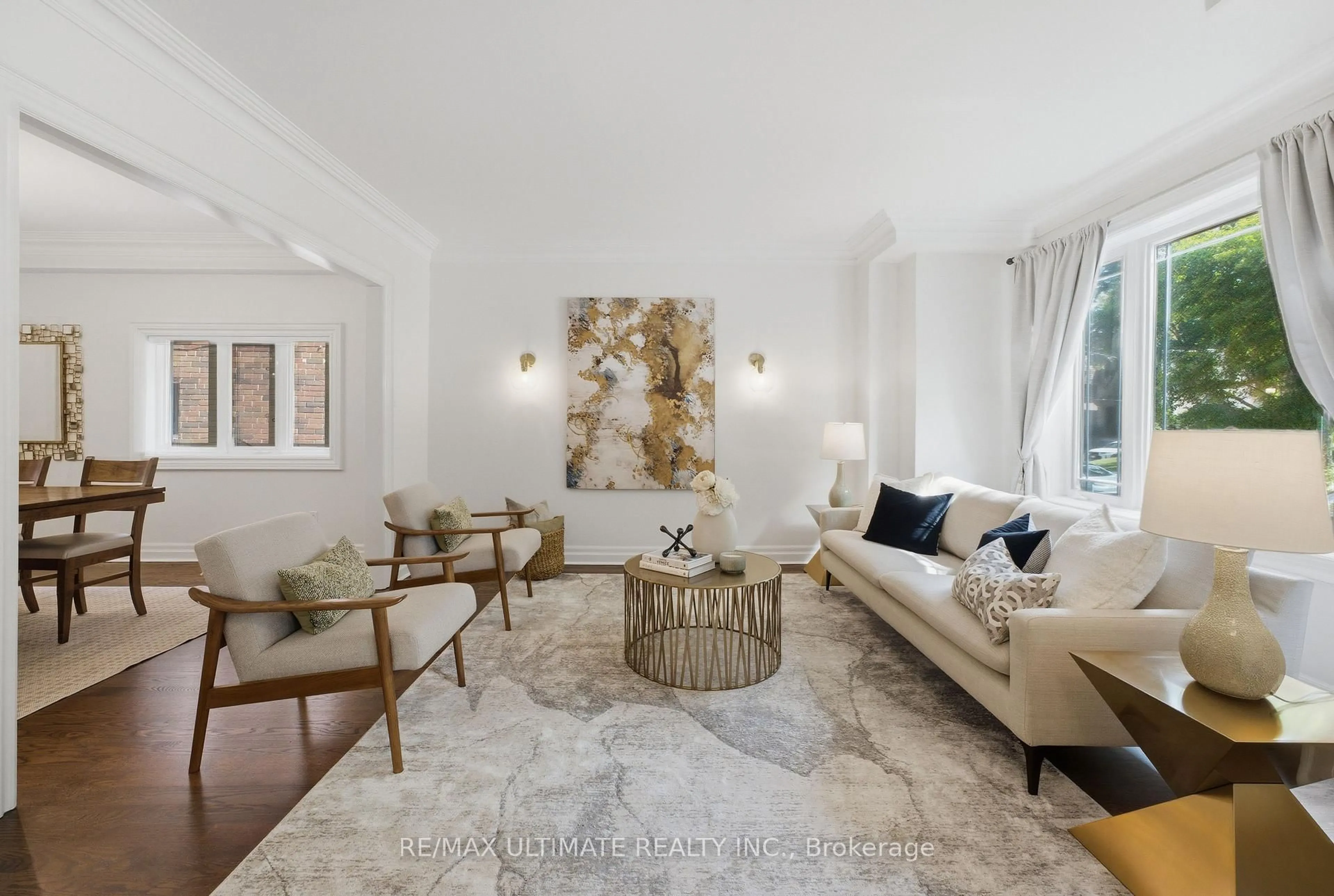 Living room with furniture, unknown for 214 Sutherland Dr, Toronto Ontario M4G 1J2