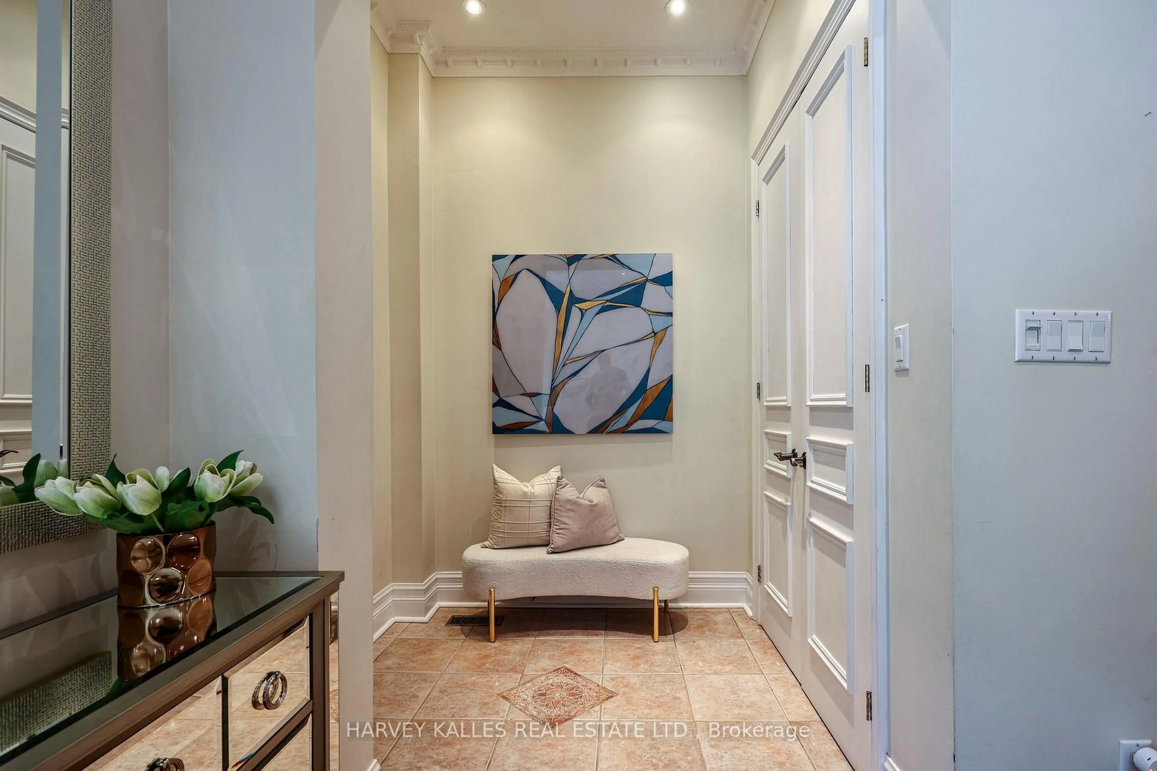 Indoor entryway for 30 Walder Ave, Toronto Ontario M4P 2R6