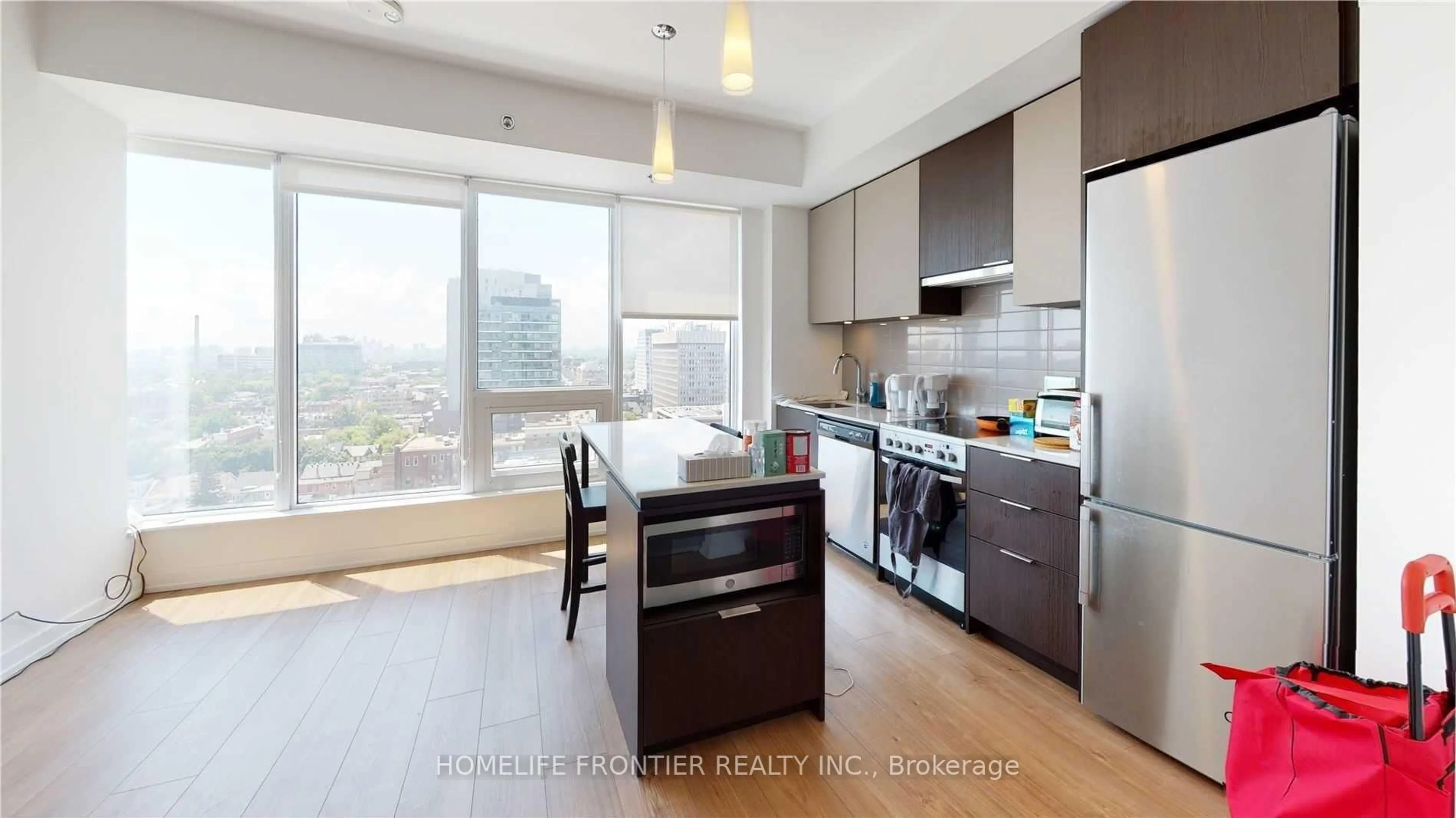 Standard kitchen, wood/laminate floor for 203 College St #1403, Toronto Ontario M5T 1P9
