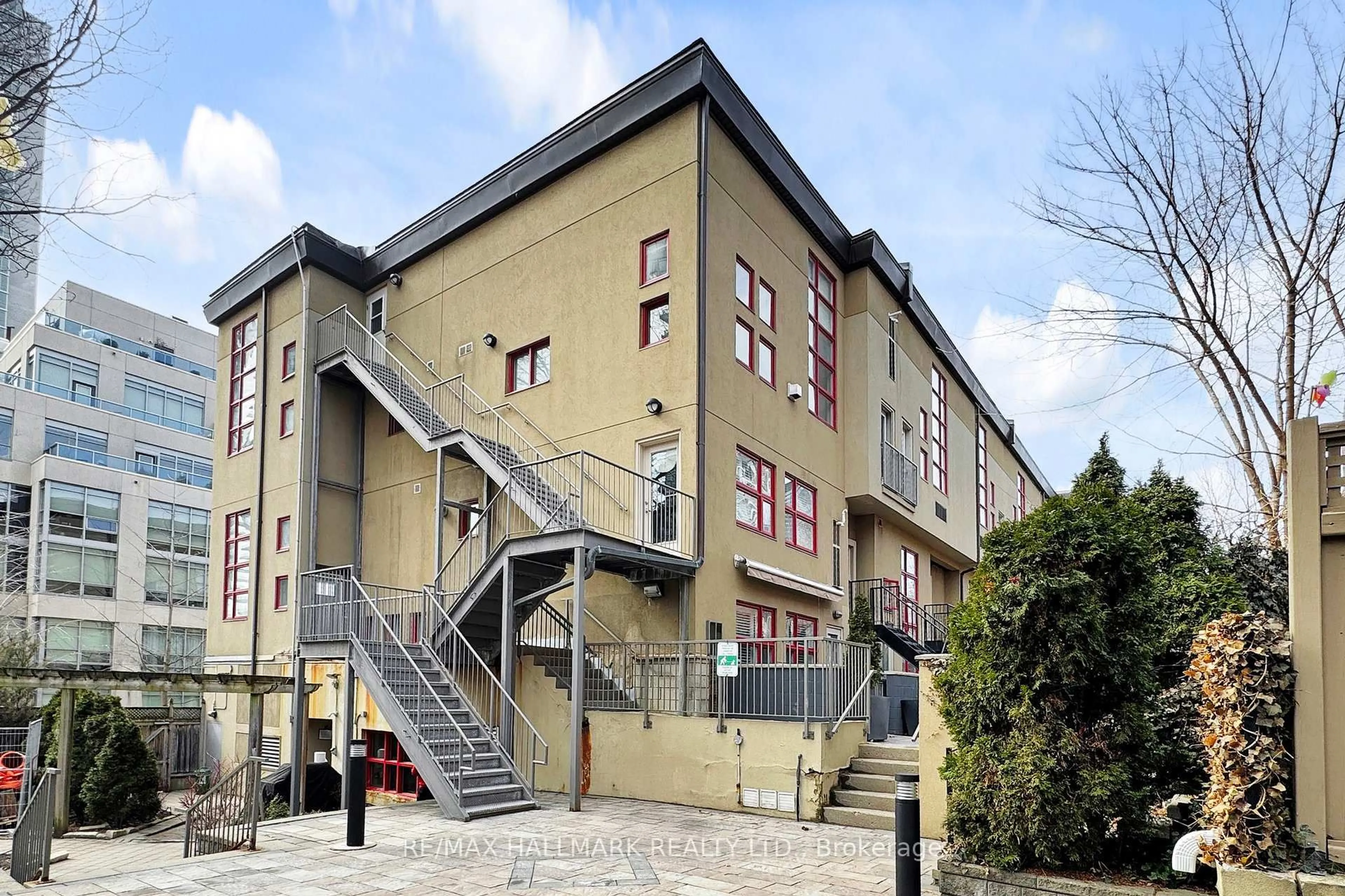 Unknown for 21 Earl St #314, Toronto Ontario M4Y 3C8