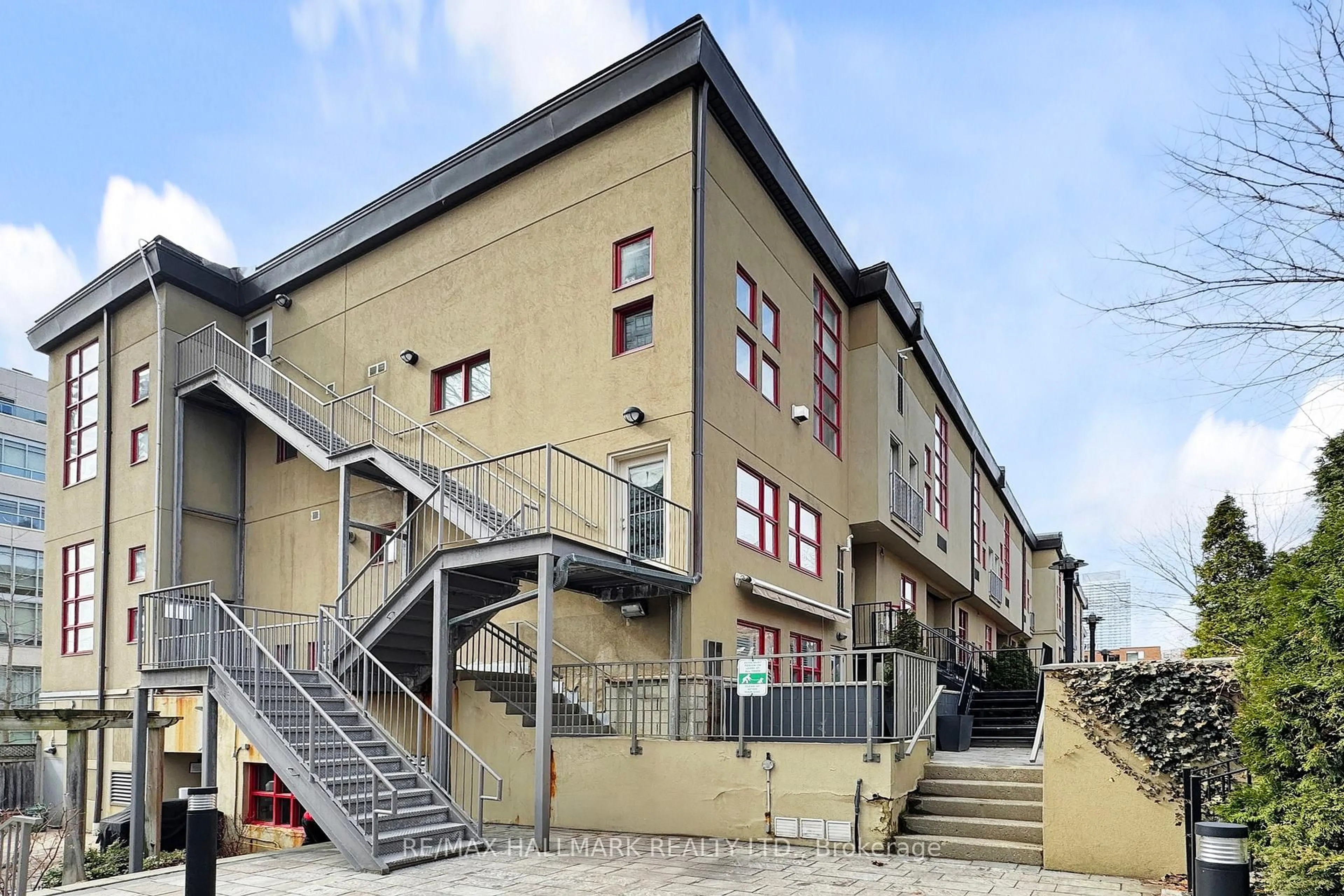 Unknown for 21 Earl St #314, Toronto Ontario M4Y 3C8