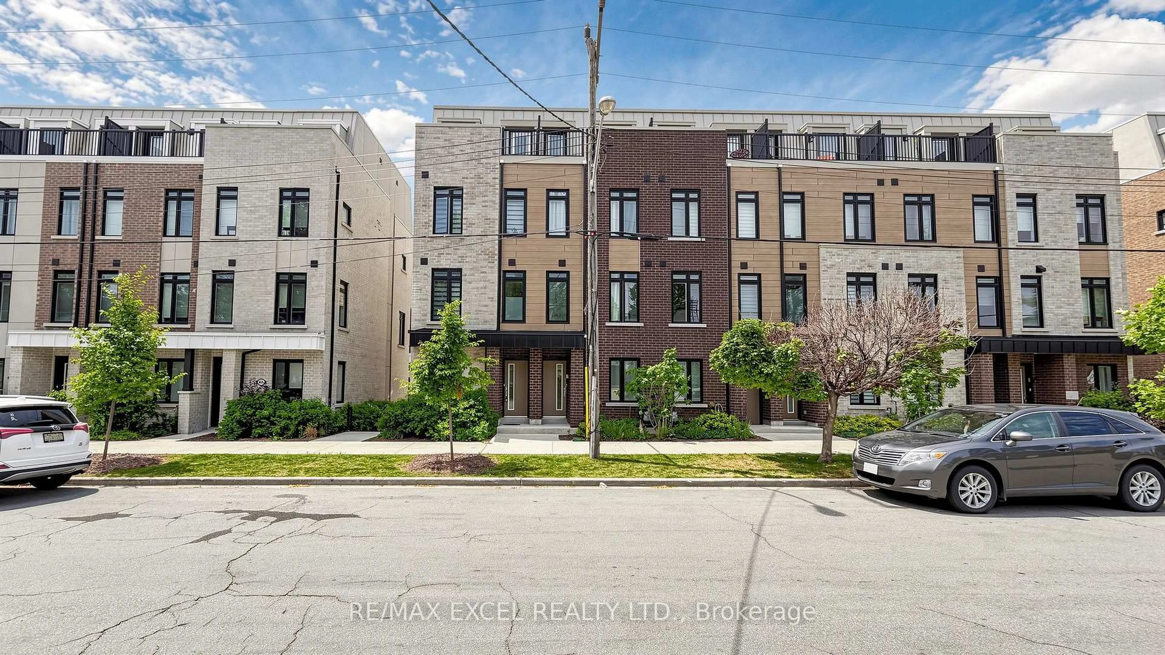 Unknown for 68A Tisdale Ave, Toronto Ontario M4A 0A9