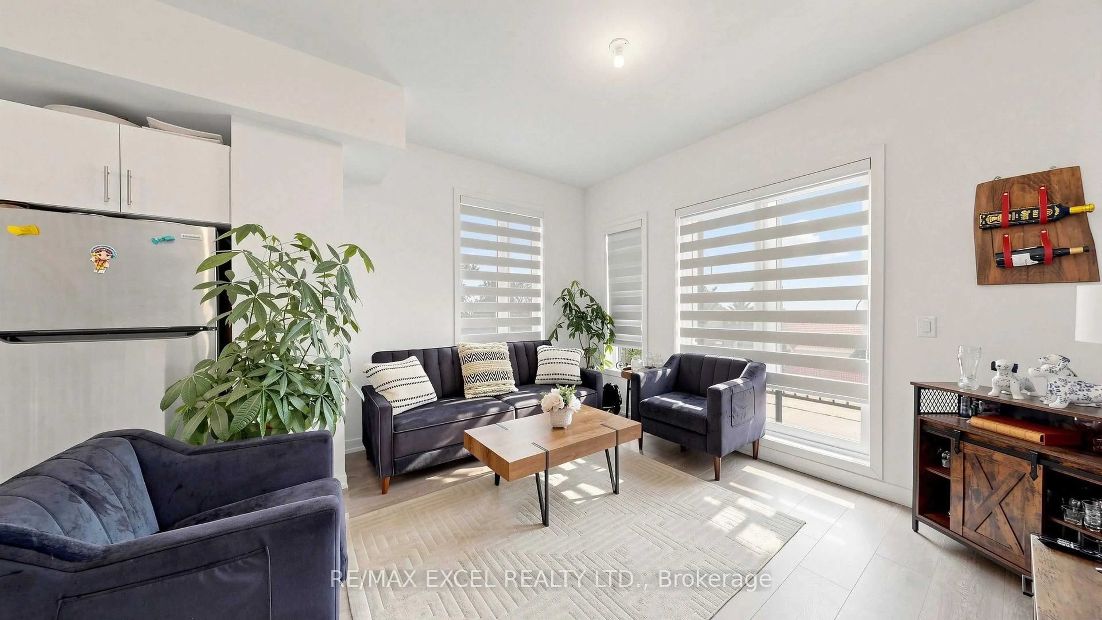 Living room with furniture, unknown for 68A Tisdale Ave, Toronto Ontario M4A 0A9