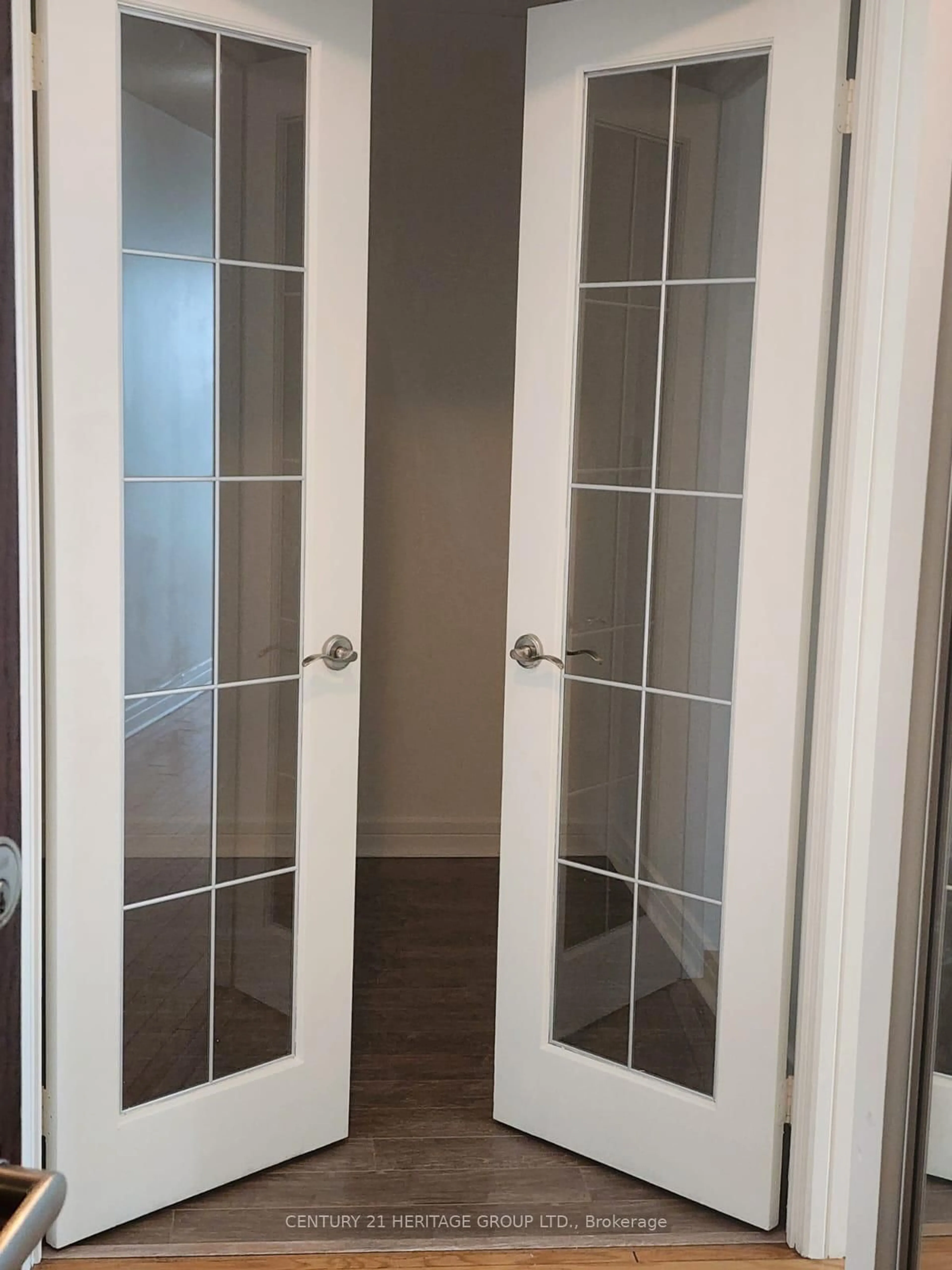 Indoor entryway for 16 Harrison Garden Blvd #LPH12, Toronto Ontario M2N 7J6