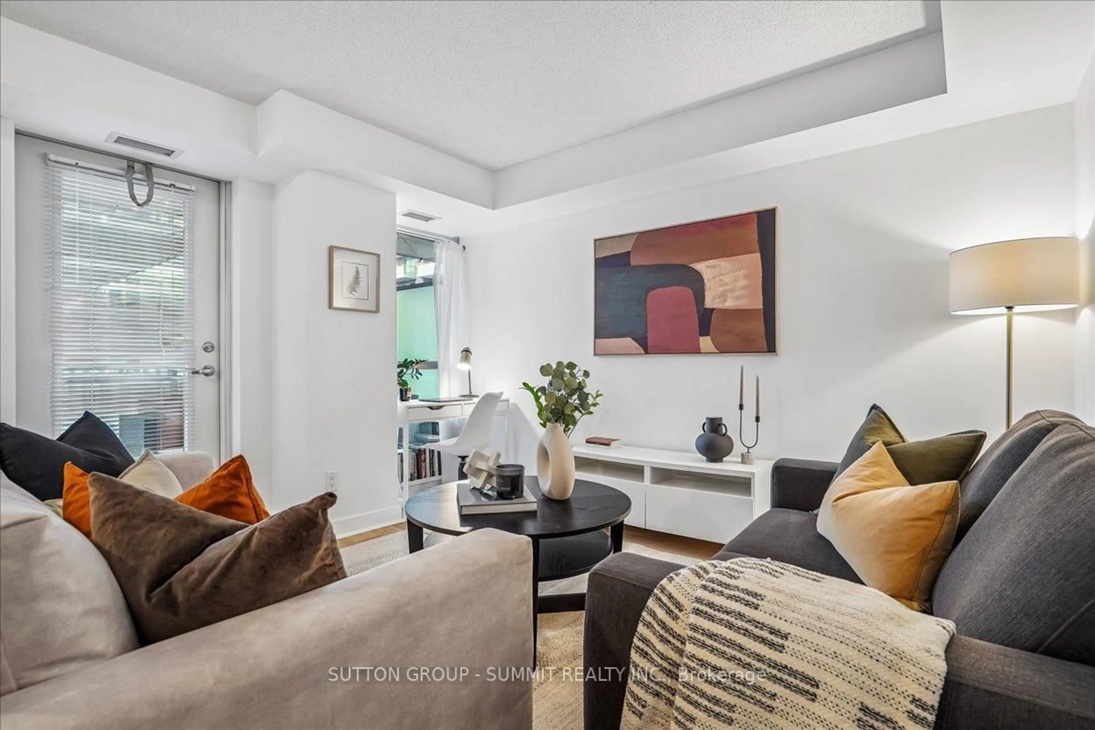 Unknown for 100 Western Battery Rd #1012, Toronto Ontario M6K 3S2