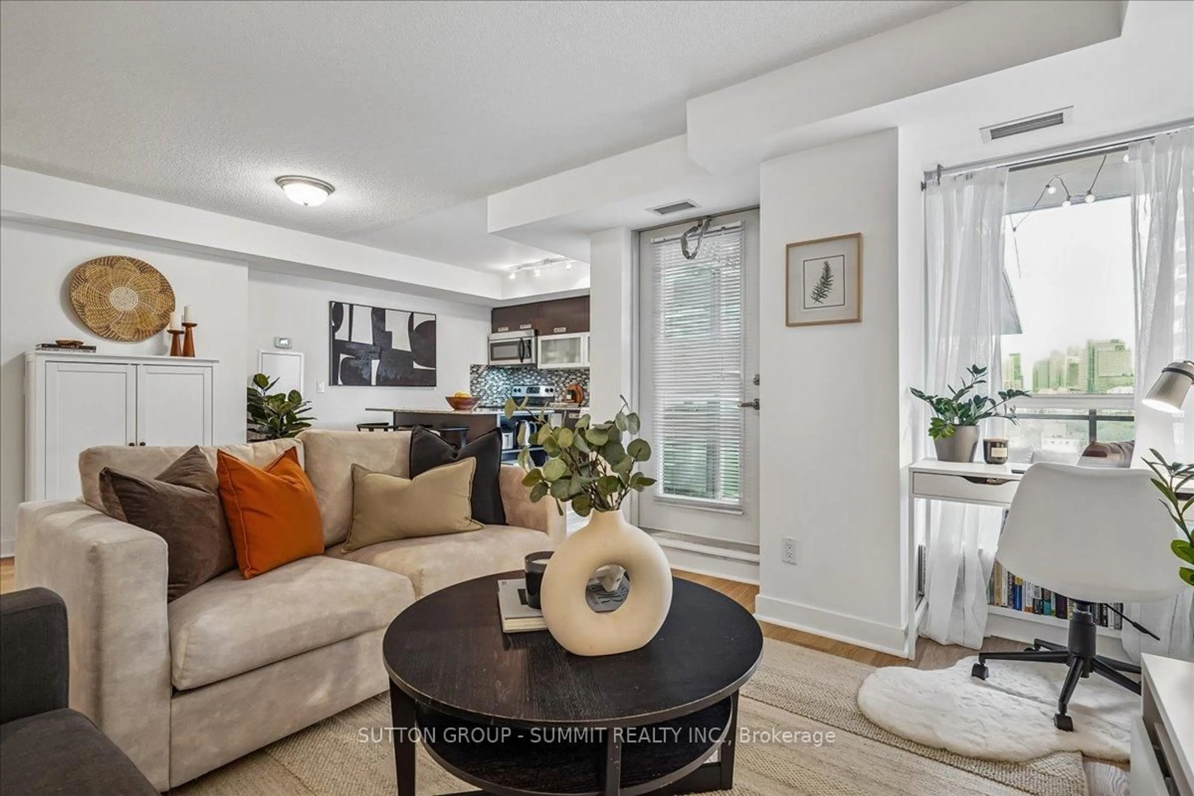 Unknown for 100 Western Battery Rd #1012, Toronto Ontario M6K 3S2