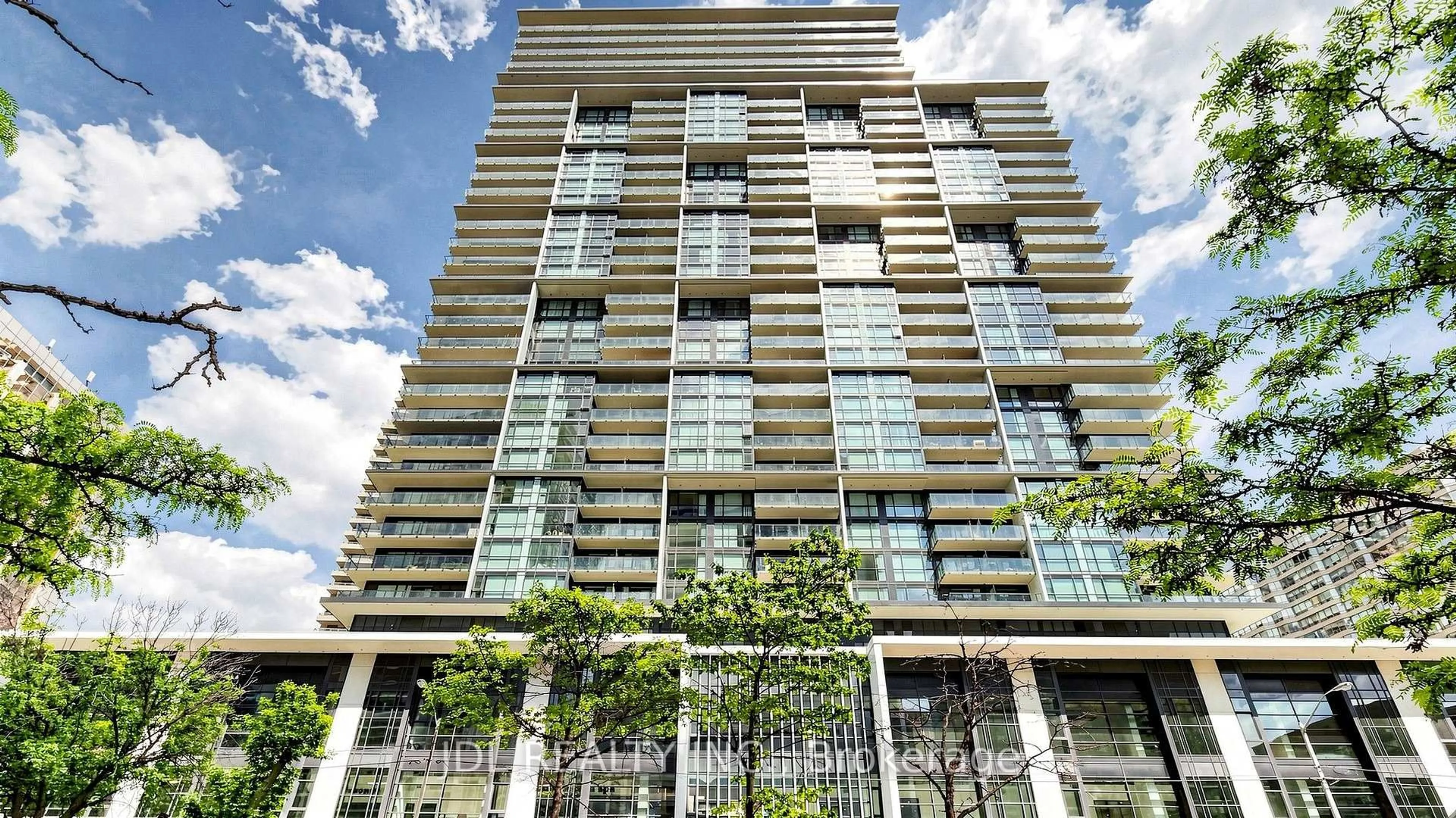 Indoor foyer for 4955 Yonge St #1010, Toronto Ontario M2N 5N6