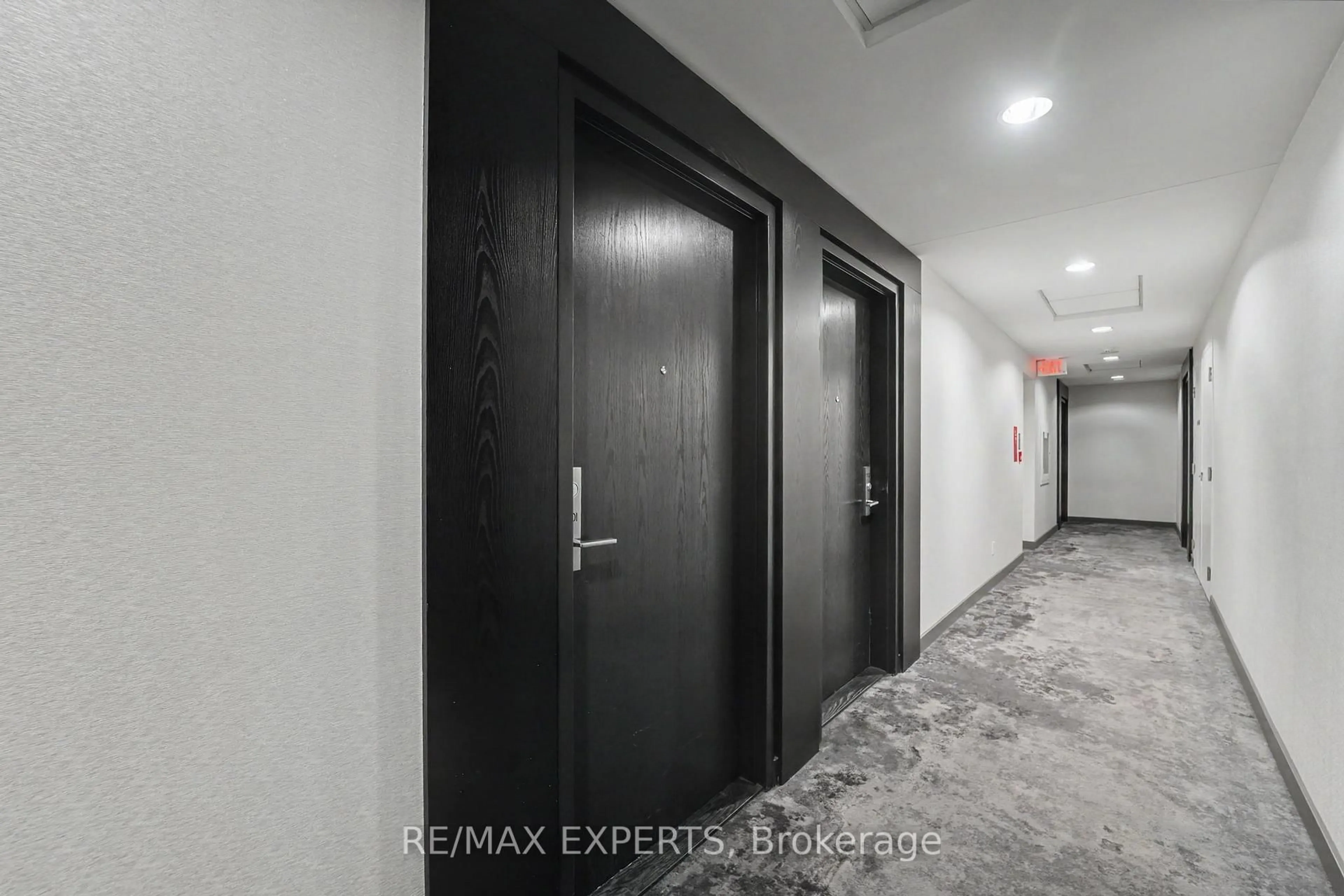 Indoor foyer for 55 East Liberty St #1001, Toronto Ontario M6K 3P9