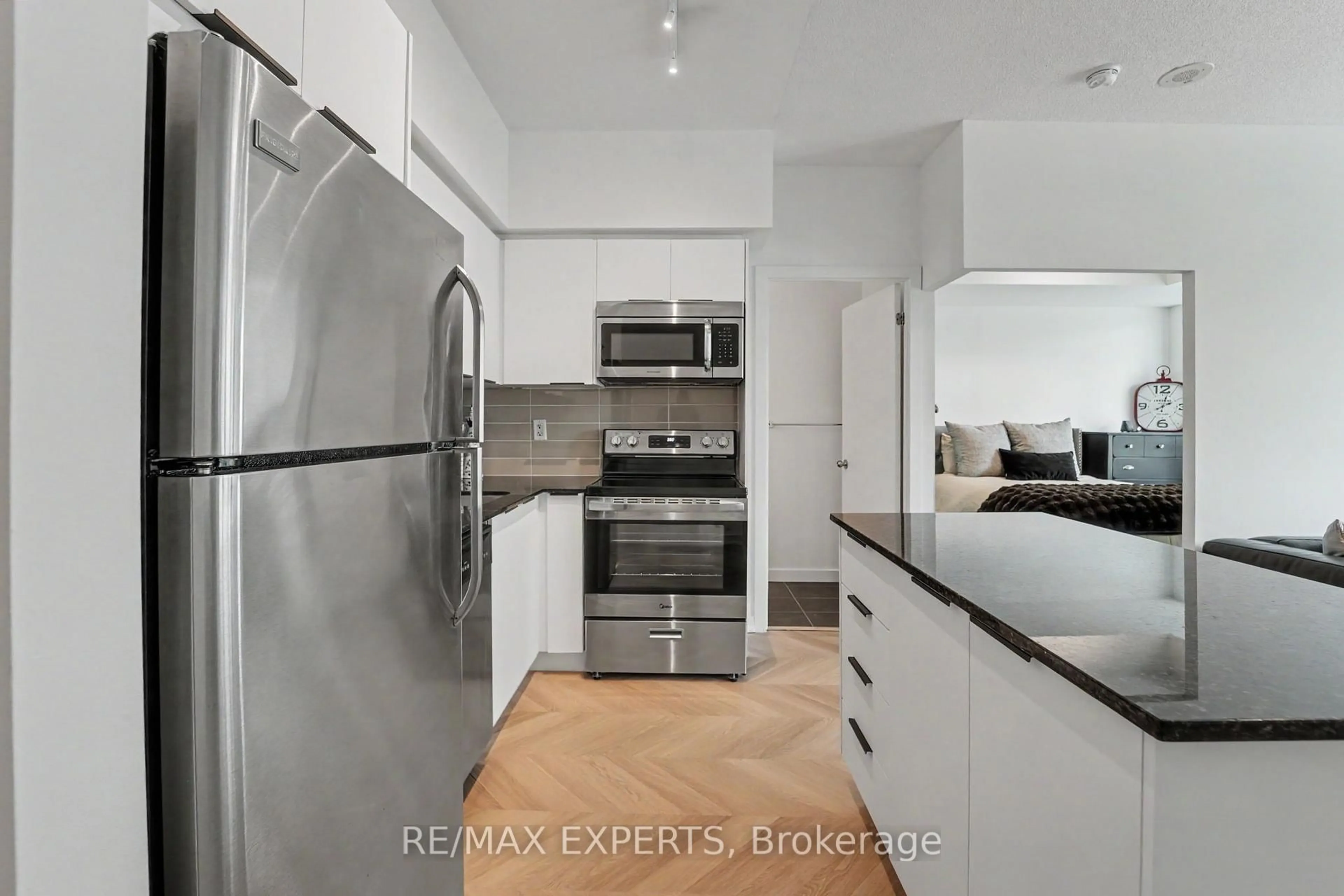 Standard kitchen, unknown for 55 East Liberty St #1001, Toronto Ontario M6K 3P9