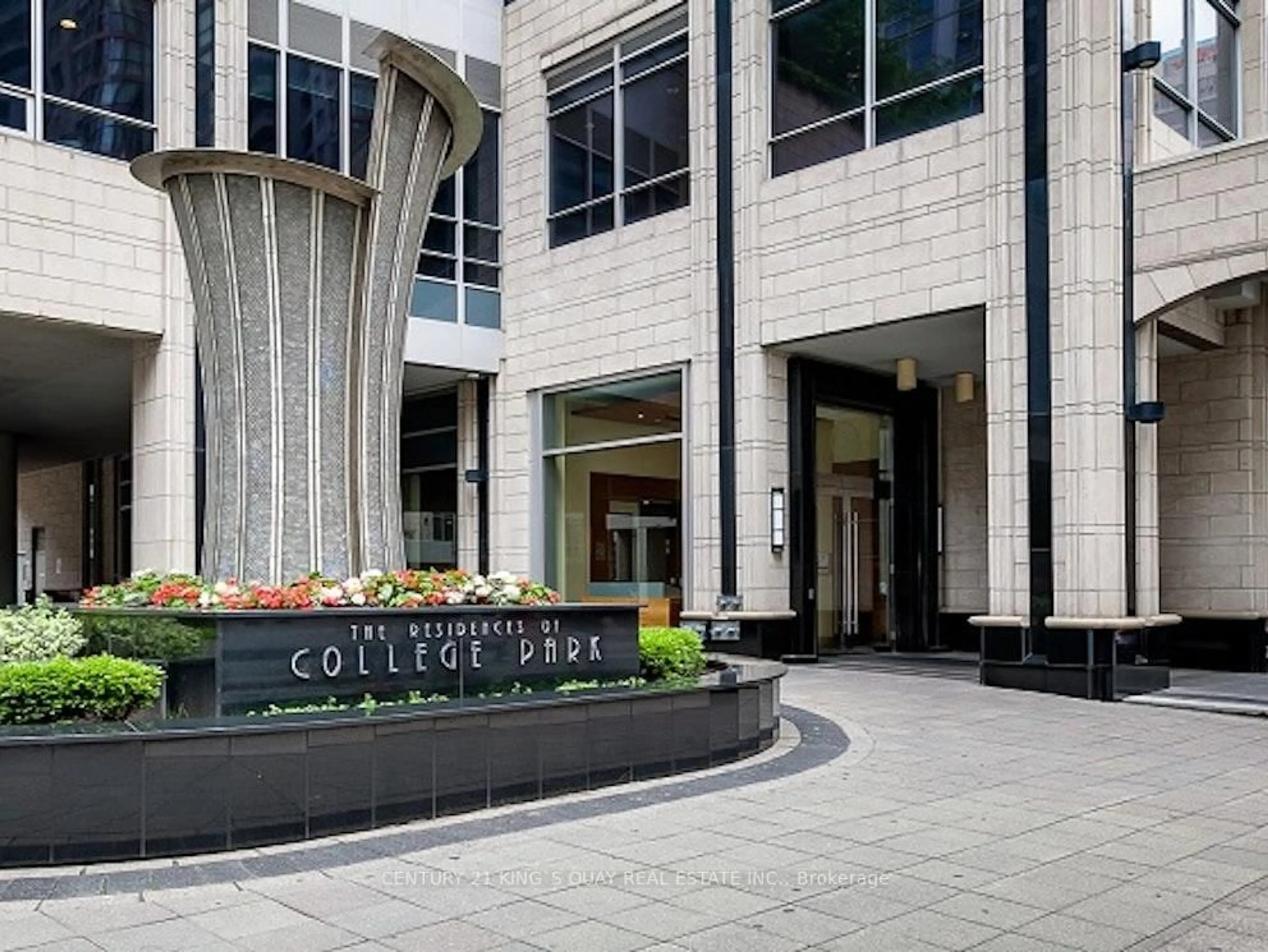 Indoor foyer for 763 Bay St #2714, Toronto Ontario M5G 2R3