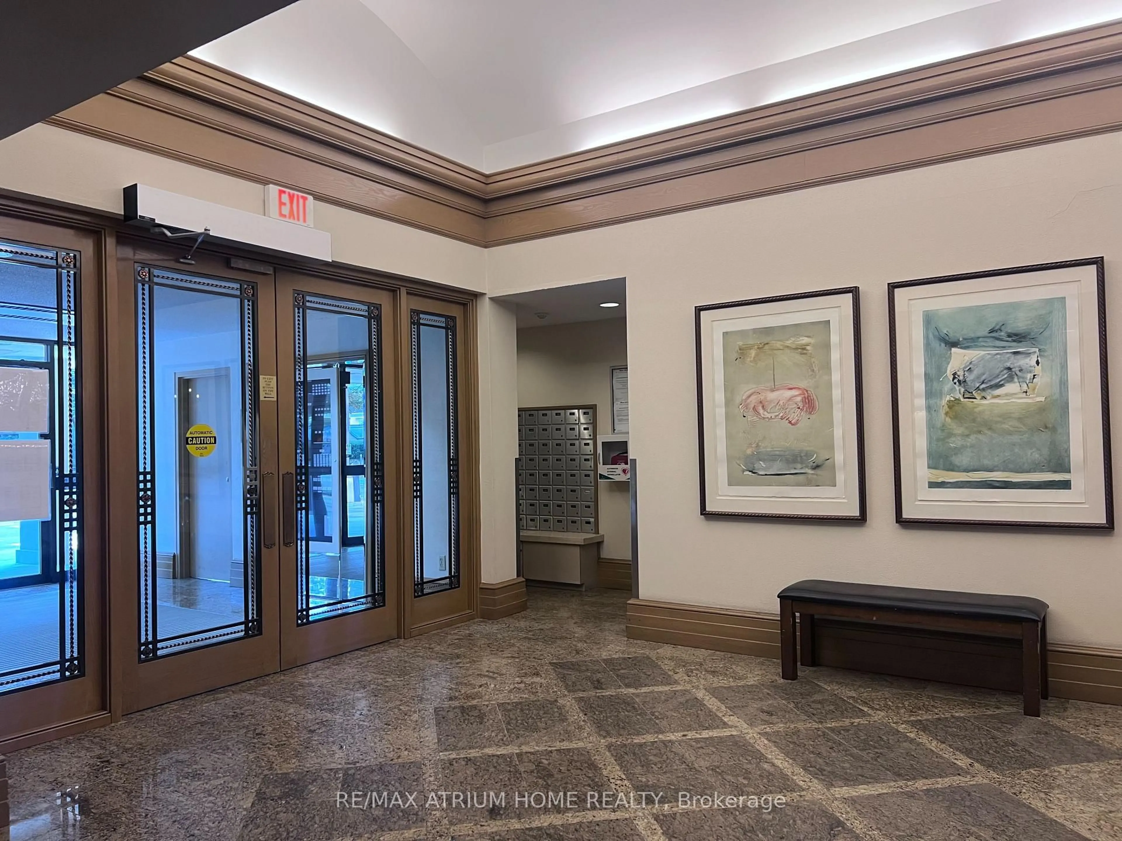 Indoor foyer for 5 Kenneth Ave #1406, Toronto Ontario M2N 6M7