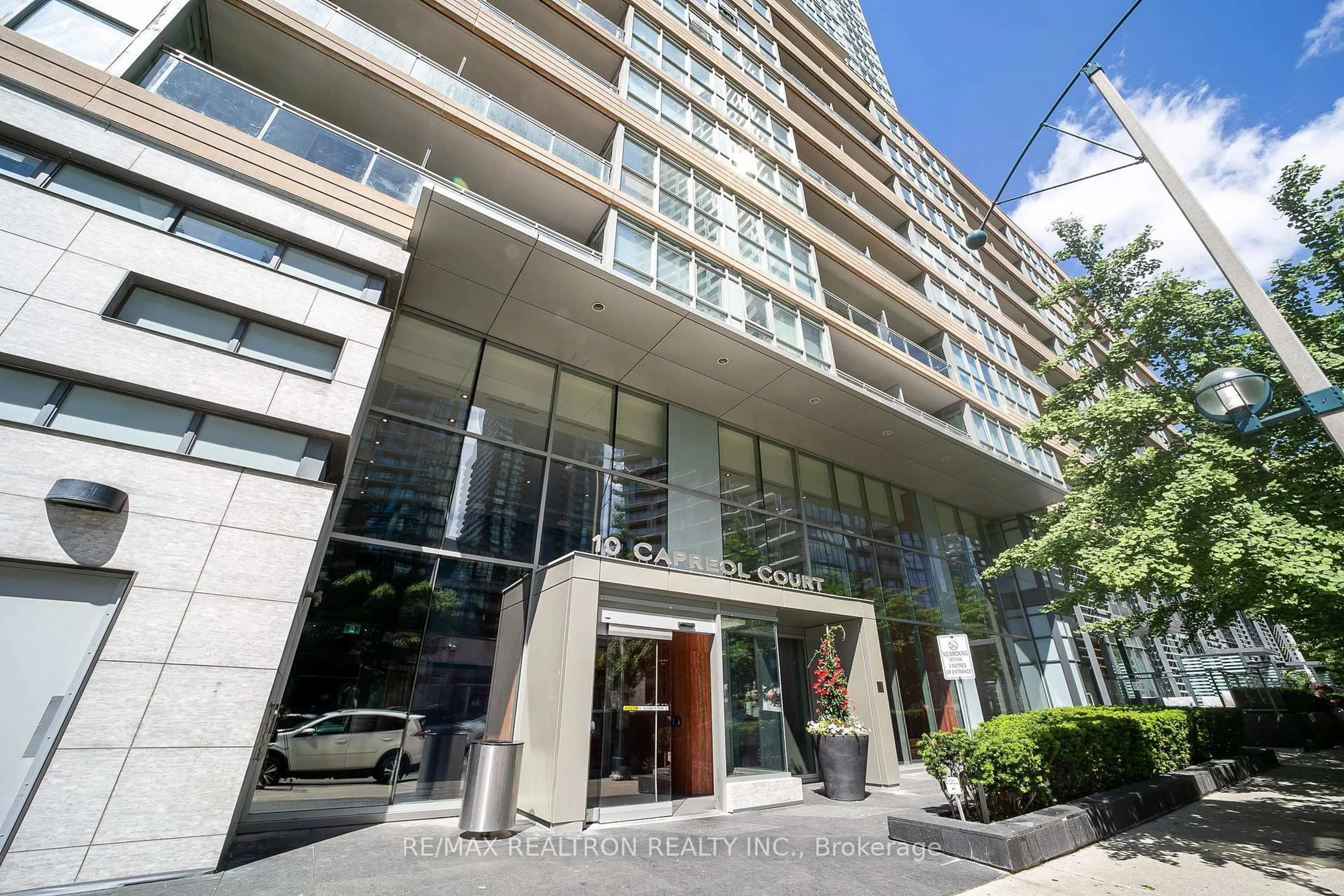 Indoor foyer for 10 Capreol Crt #711, Toronto Ontario M5V 4B3
